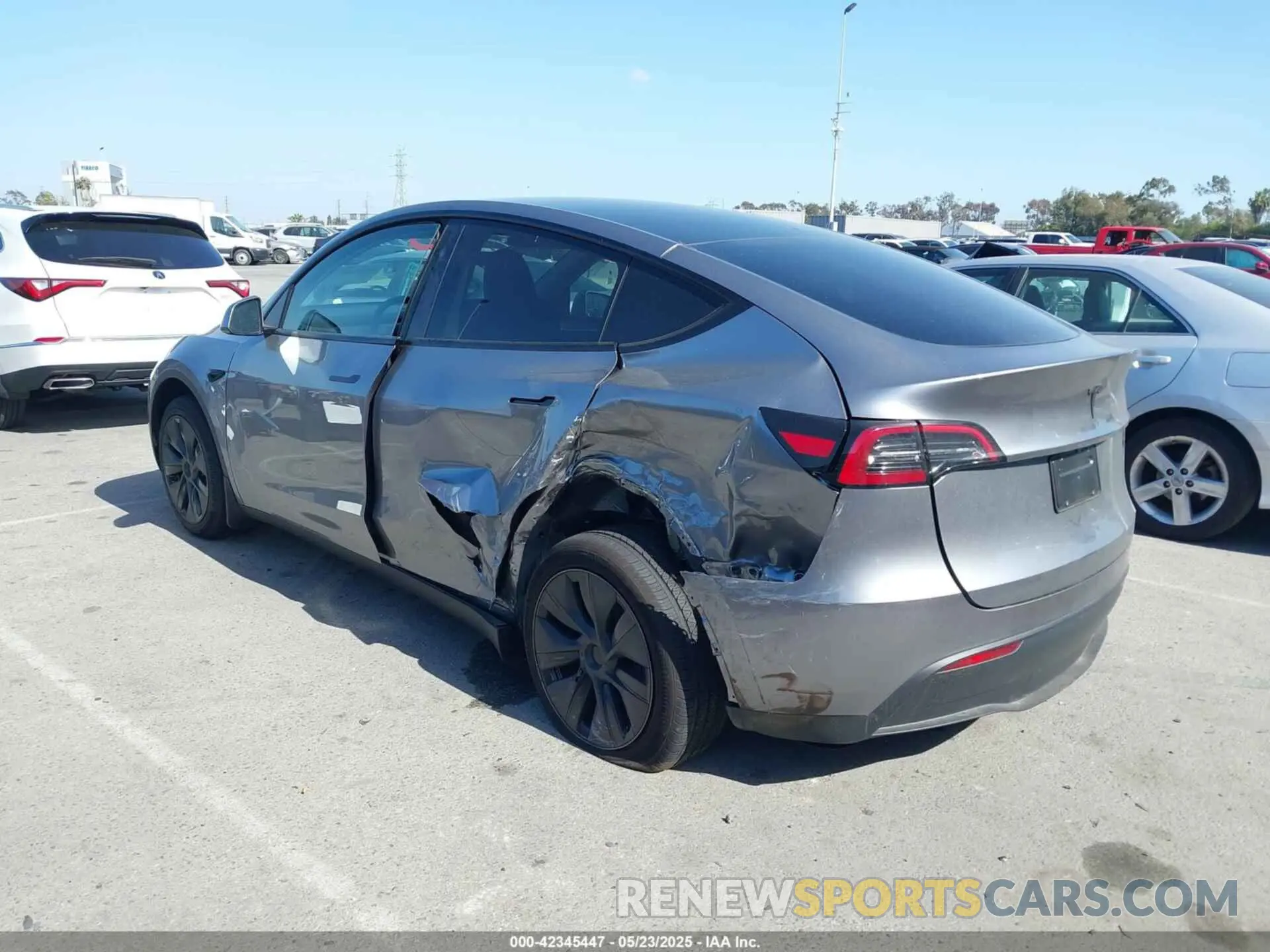 3 Photograph of a damaged car 7SAYGDED4SF319152 TESLA MODEL Y 2025