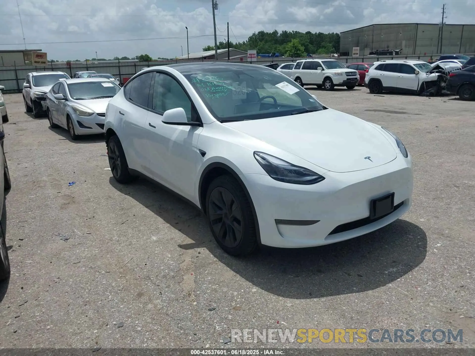 1 Photograph of a damaged car 7SAYGDED5SA352609 TESLA MODEL Y 2025