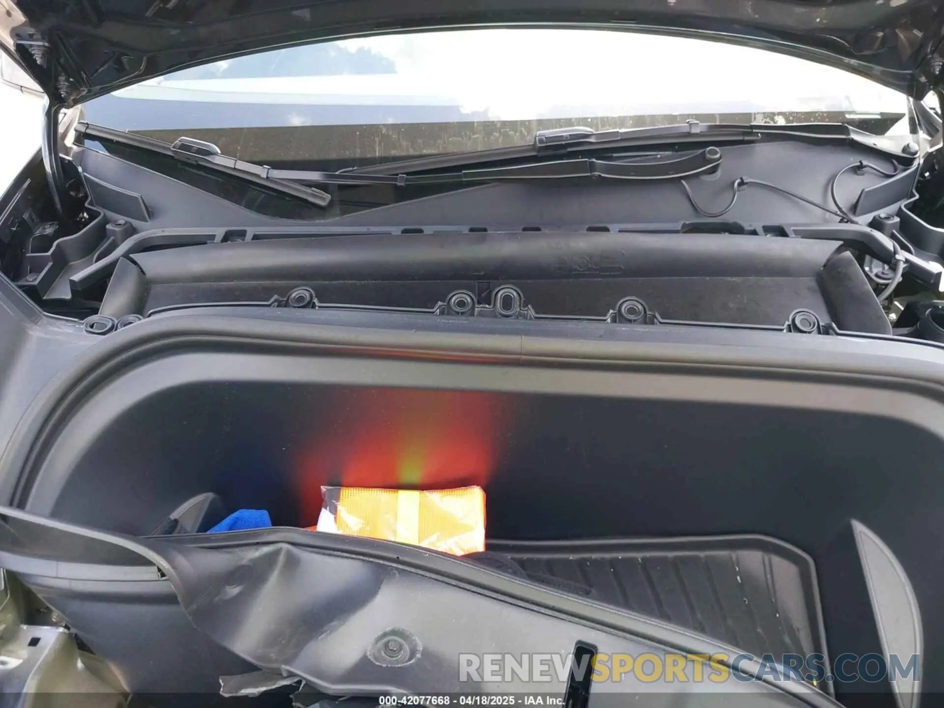 10 Photograph of a damaged car 7SAYGDED5SA370060 TESLA MODEL Y 2025