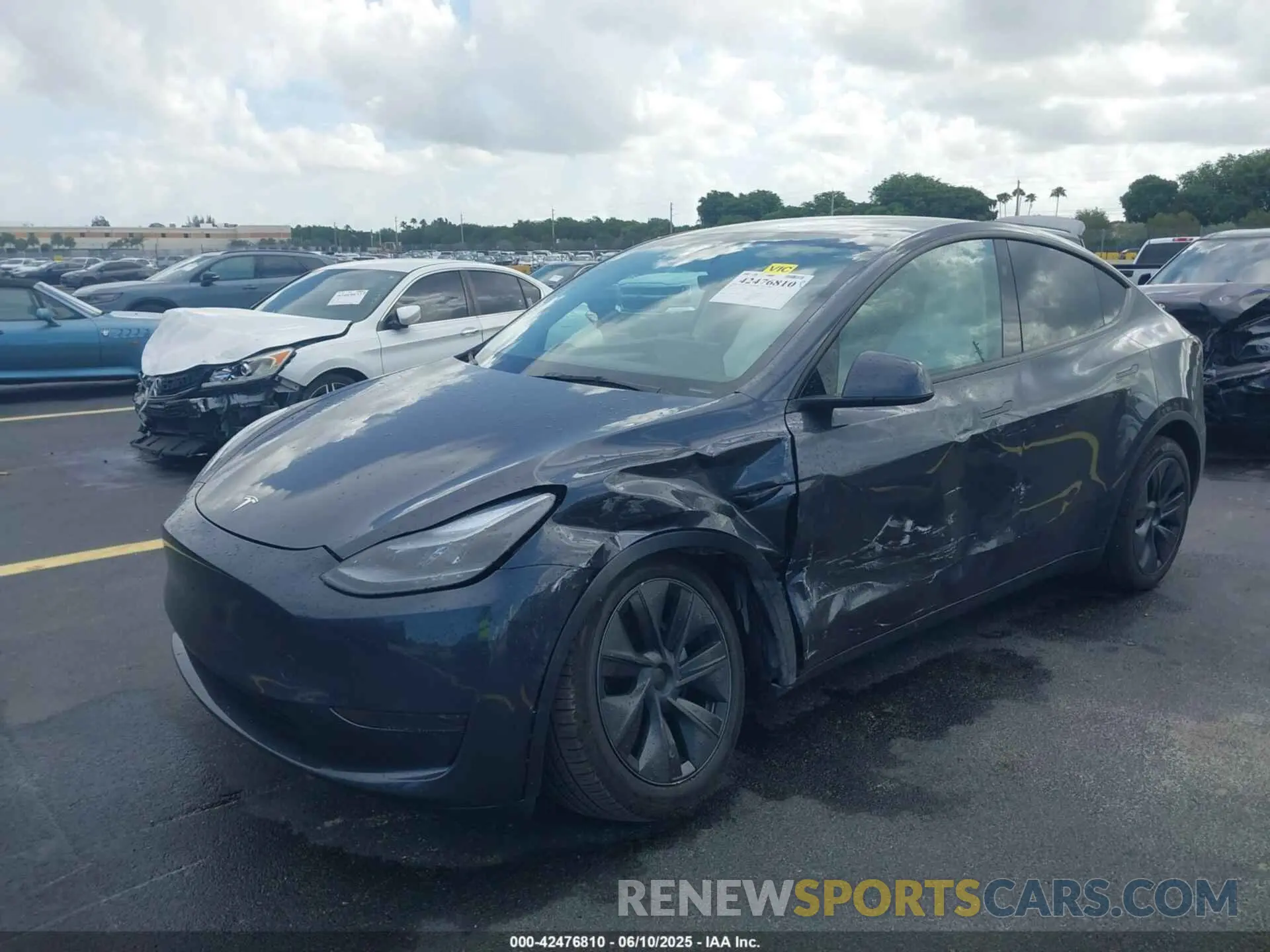 2 Photograph of a damaged car 7SAYGDED5SA371404 TESLA MODEL Y 2025