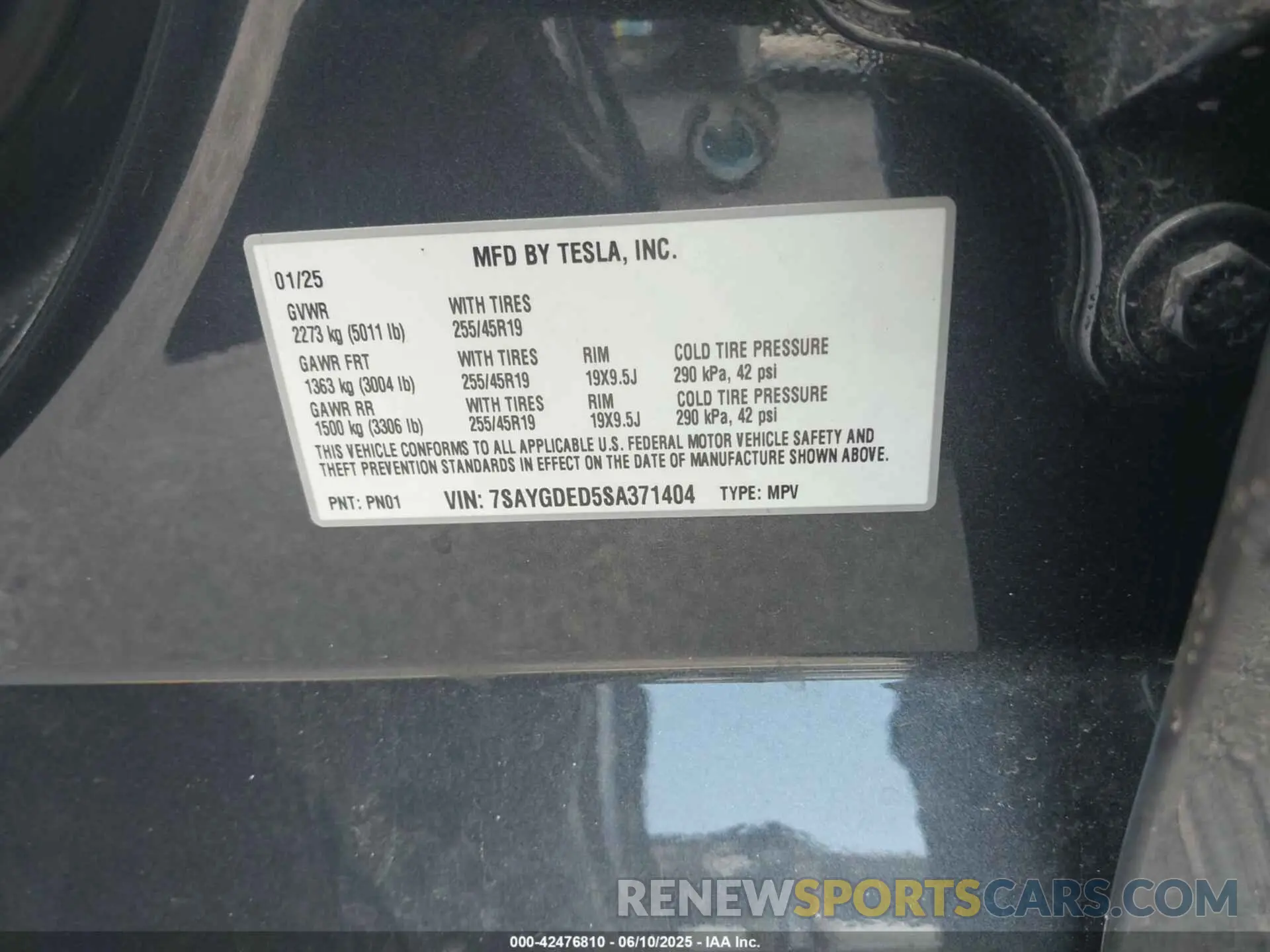9 Photograph of a damaged car 7SAYGDED5SA371404 TESLA MODEL Y 2025