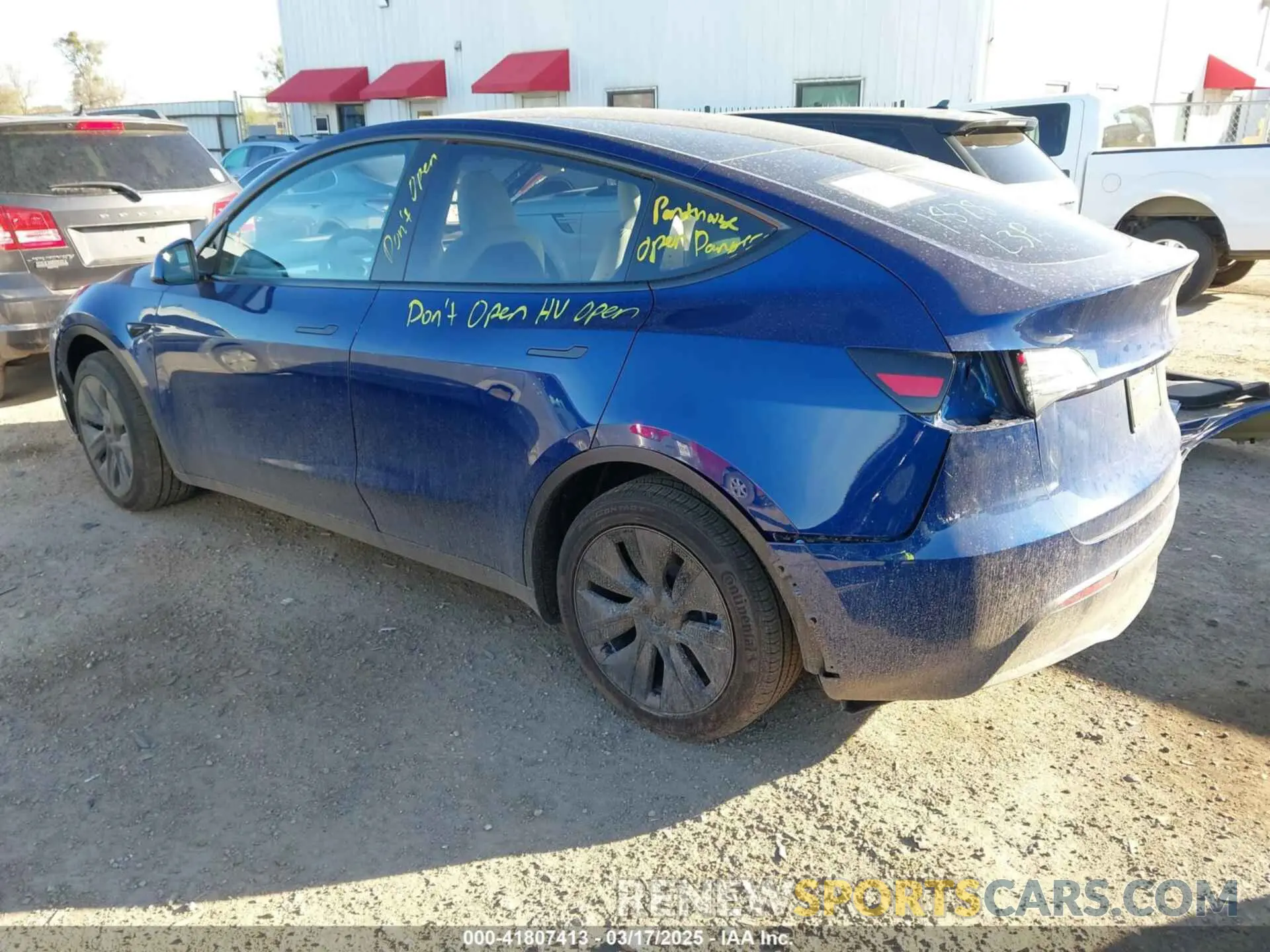 3 Photograph of a damaged car 7SAYGDED5SA374626 TESLA MODEL Y 2025