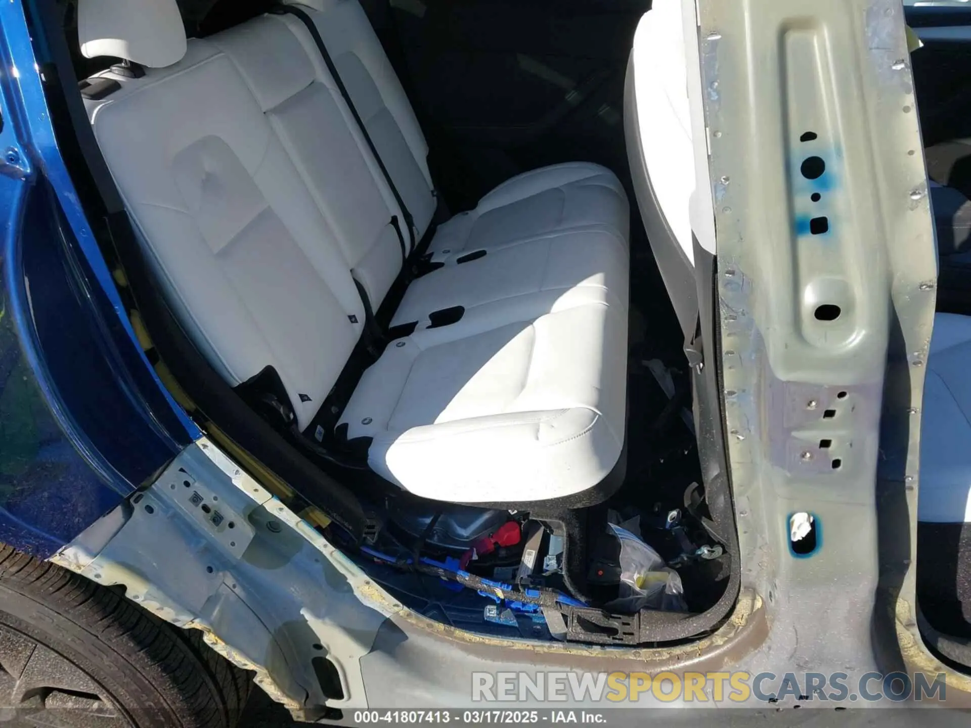8 Photograph of a damaged car 7SAYGDED5SA374626 TESLA MODEL Y 2025