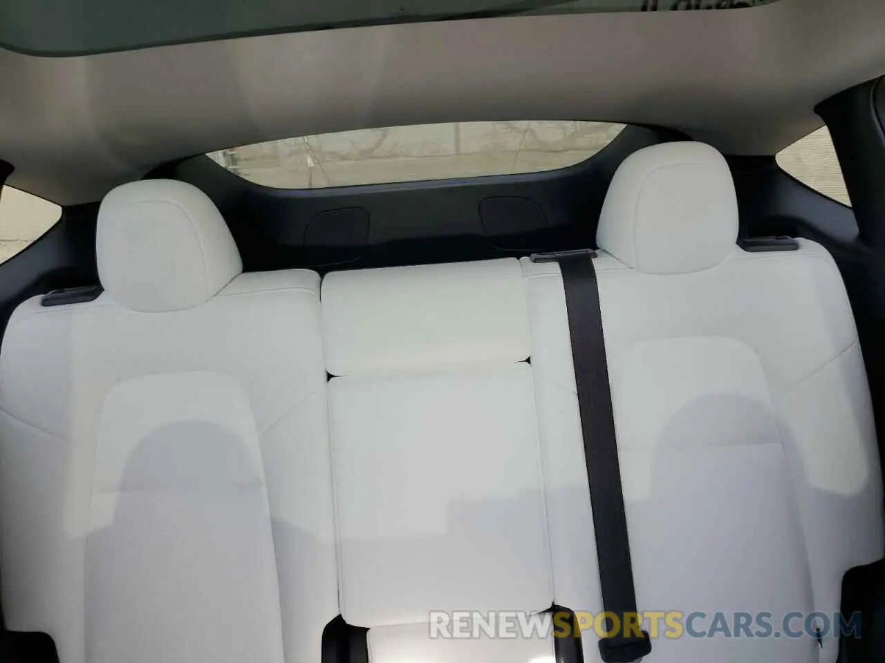 10 Photograph of a damaged car 7SAYGDED5SF221683 TESLA MODEL Y 2025