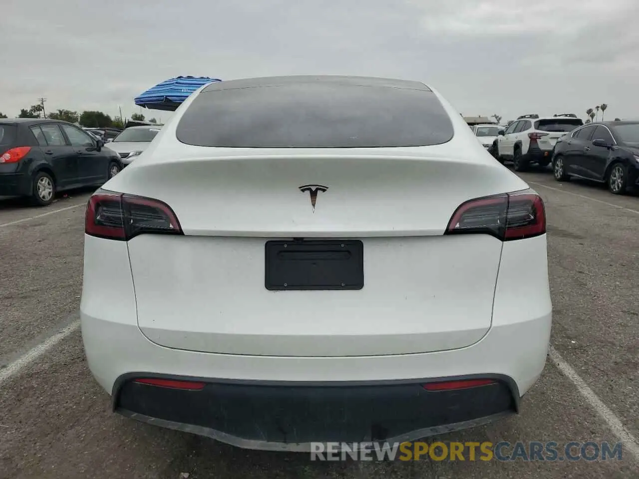 6 Photograph of a damaged car 7SAYGDED5SF228228 TESLA MODEL Y 2025