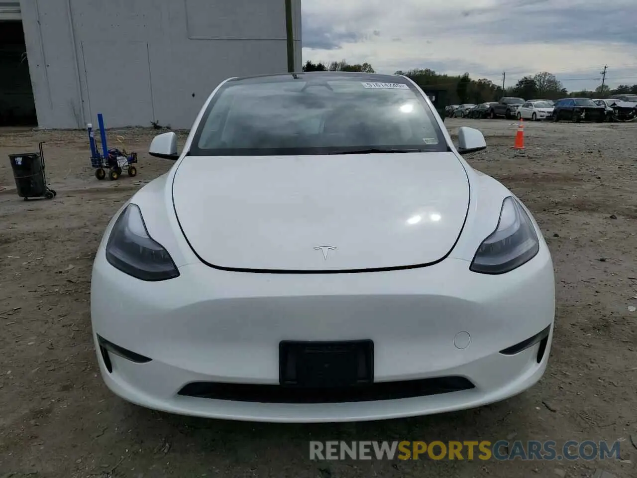 5 Photograph of a damaged car 7SAYGDED5SF241318 TESLA MODEL Y 2025