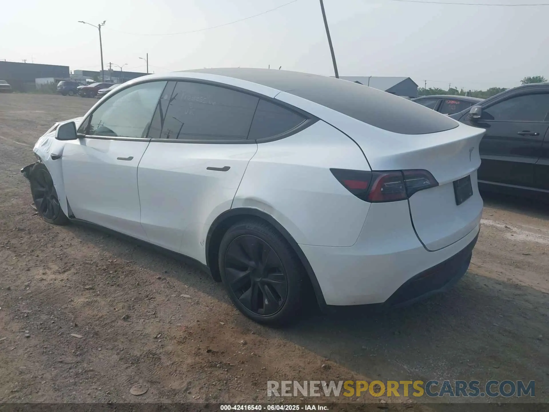 3 Photograph of a damaged car 7SAYGDED5SF244428 TESLA MODEL Y 2025