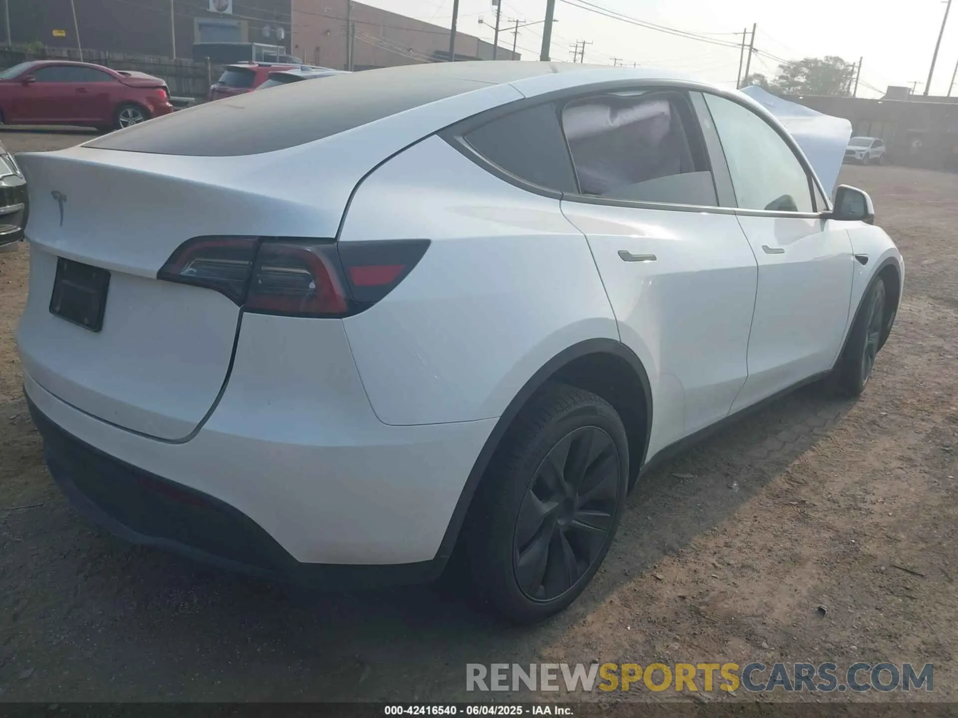 4 Photograph of a damaged car 7SAYGDED5SF244428 TESLA MODEL Y 2025