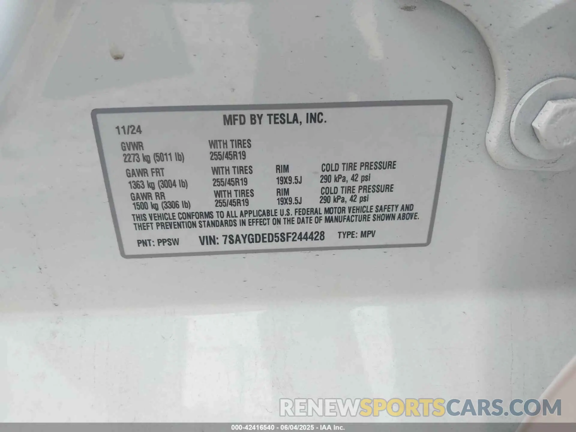 9 Photograph of a damaged car 7SAYGDED5SF244428 TESLA MODEL Y 2025