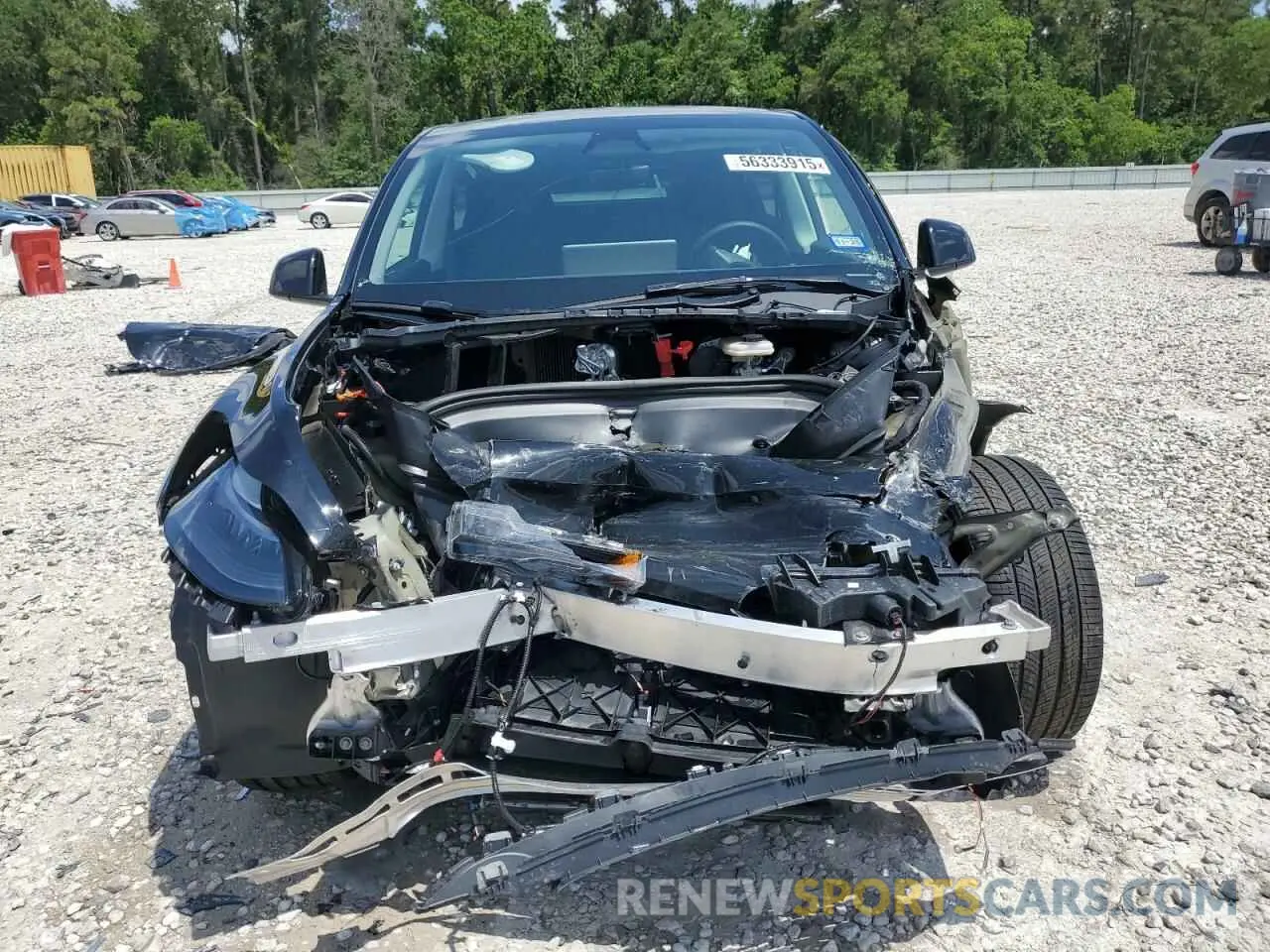 5 Photograph of a damaged car 7SAYGDED6SA343319 TESLA MODEL Y 2025