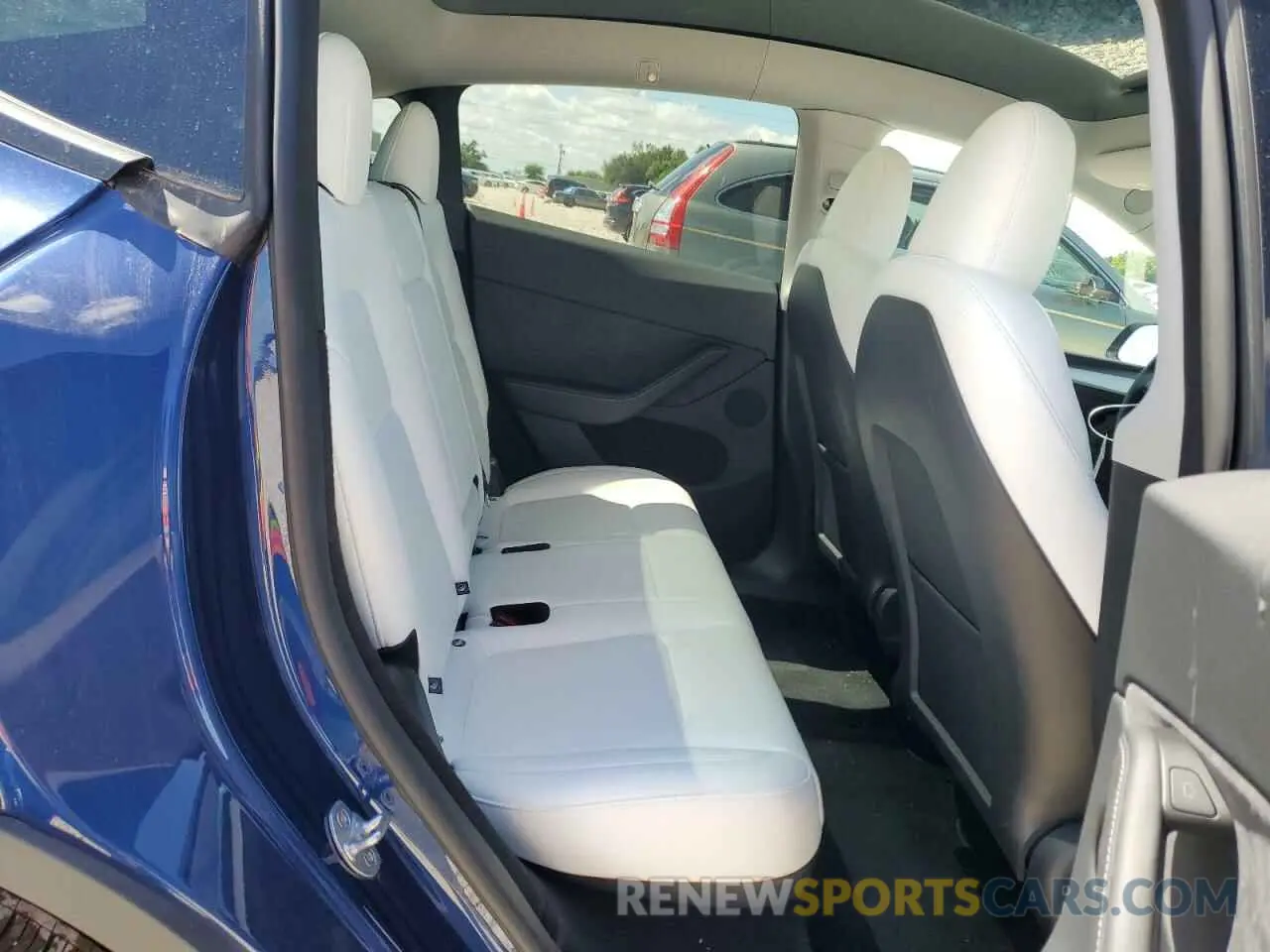 10 Photograph of a damaged car 7SAYGDED6SA374456 TESLA MODEL Y 2025