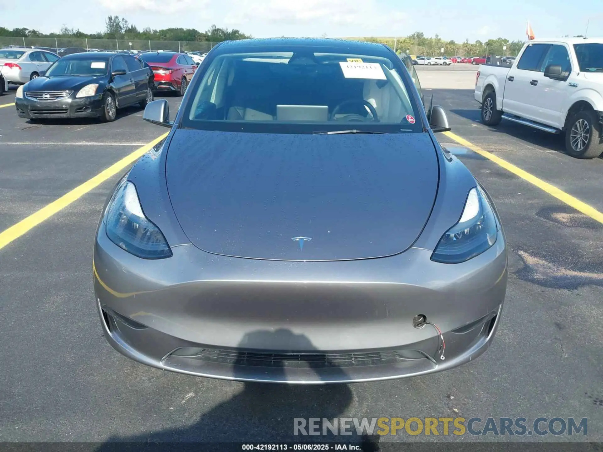 11 Photograph of a damaged car 7SAYGDED6SA375445 TESLA MODEL Y 2025