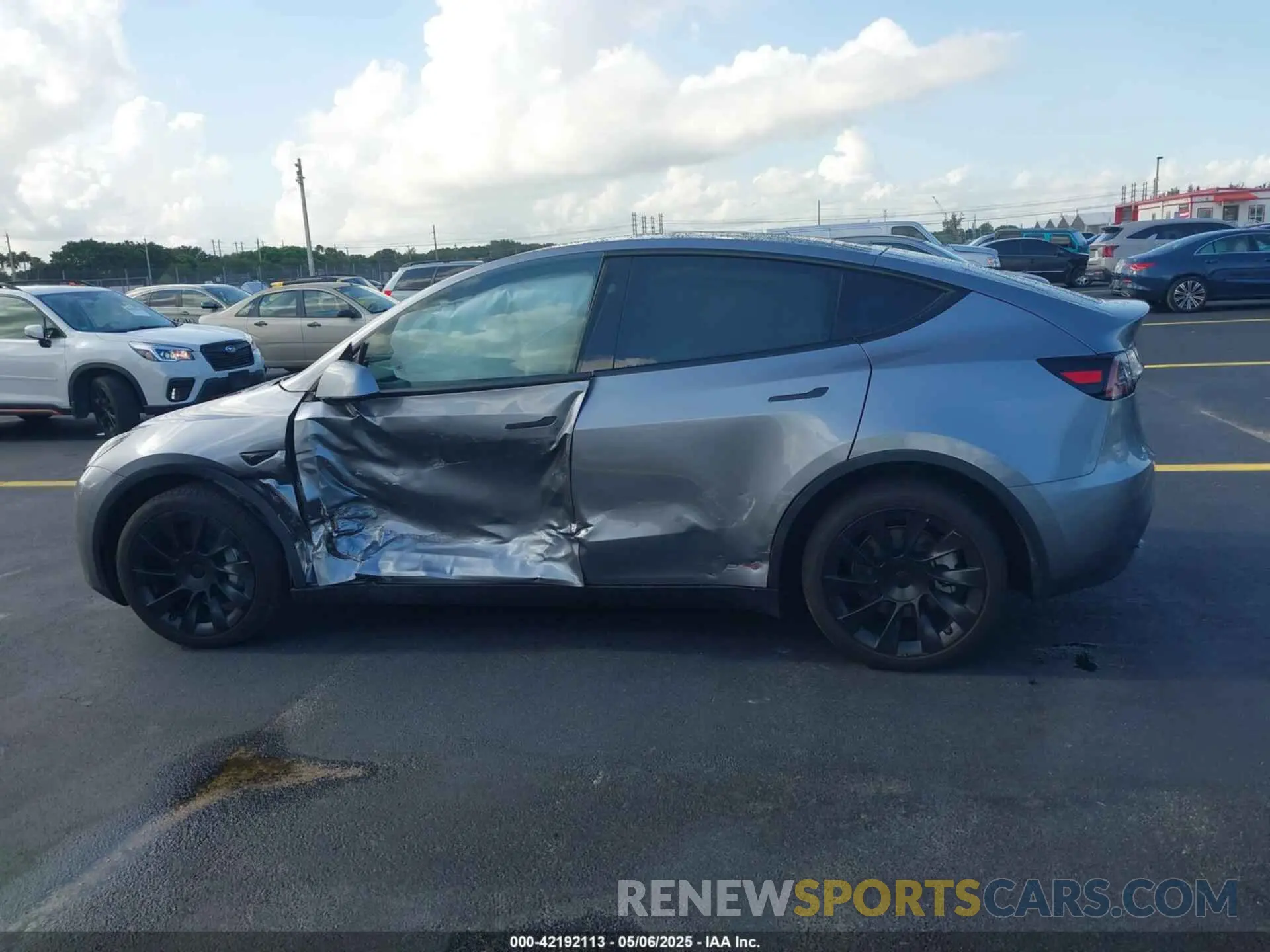 13 Photograph of a damaged car 7SAYGDED6SA375445 TESLA MODEL Y 2025