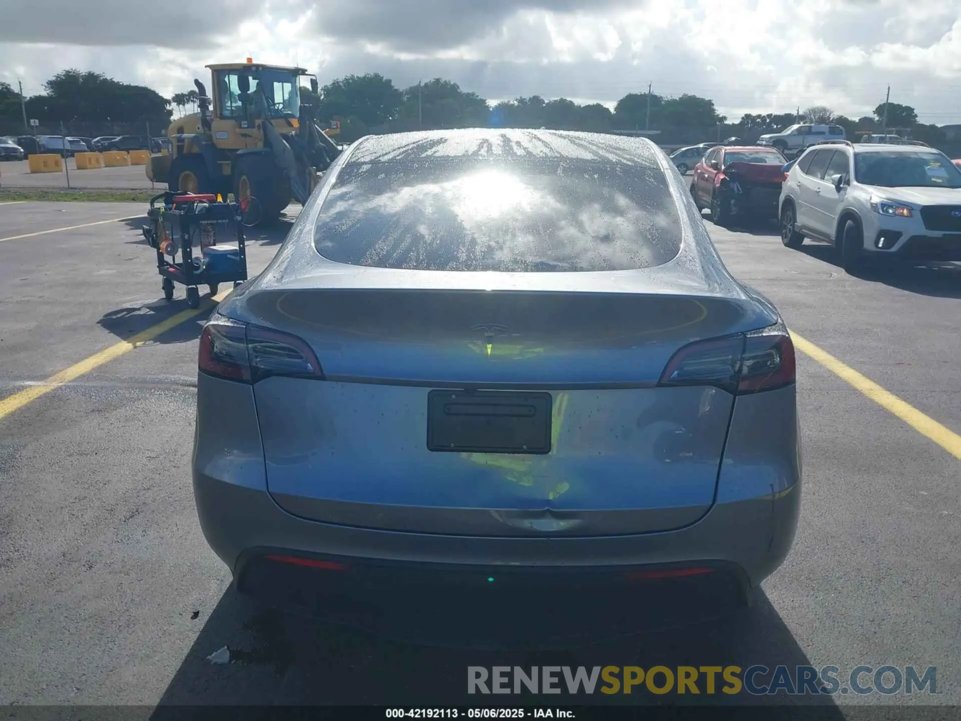 15 Photograph of a damaged car 7SAYGDED6SA375445 TESLA MODEL Y 2025