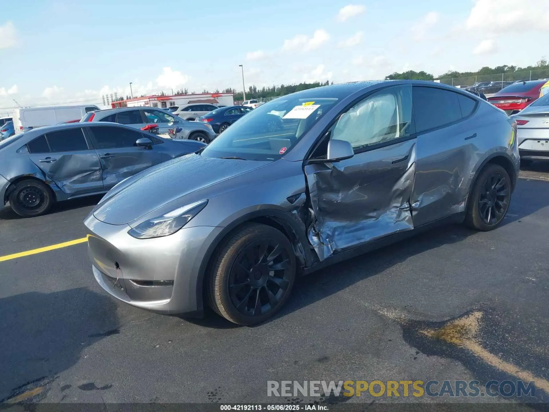 2 Photograph of a damaged car 7SAYGDED6SA375445 TESLA MODEL Y 2025