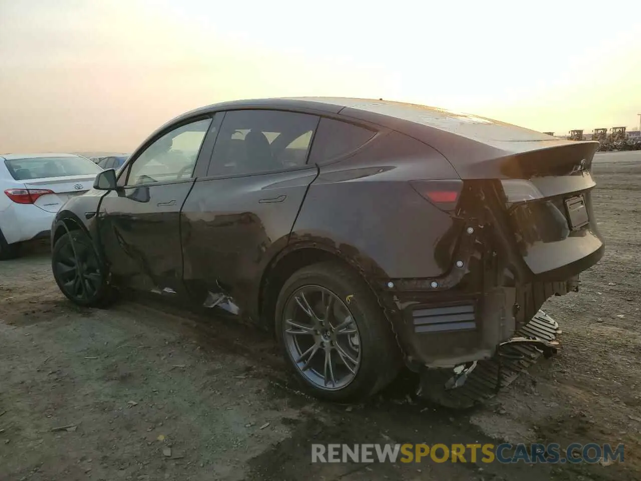 2 Photograph of a damaged car 7SAYGDED6SF228593 TESLA MODEL Y 2025