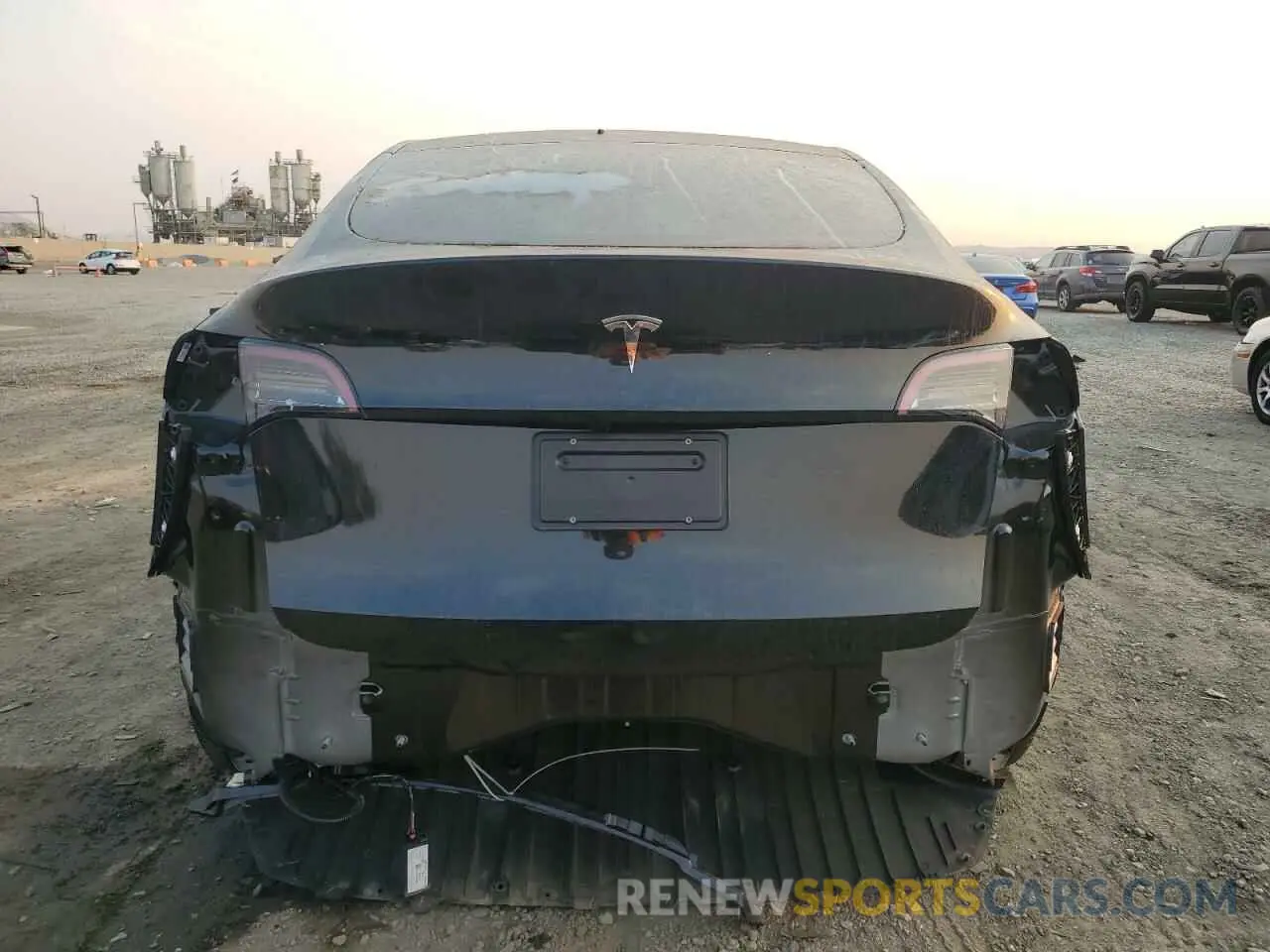 6 Photograph of a damaged car 7SAYGDED6SF228593 TESLA MODEL Y 2025