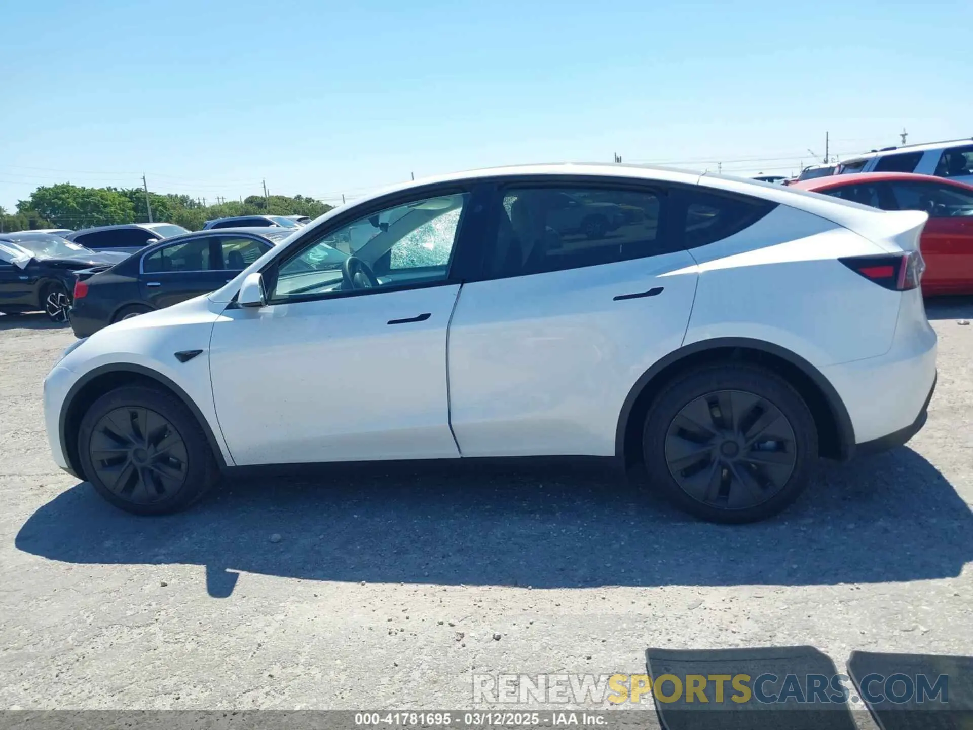13 Photograph of a damaged car 7SAYGDED6SF234278 TESLA MODEL Y 2025