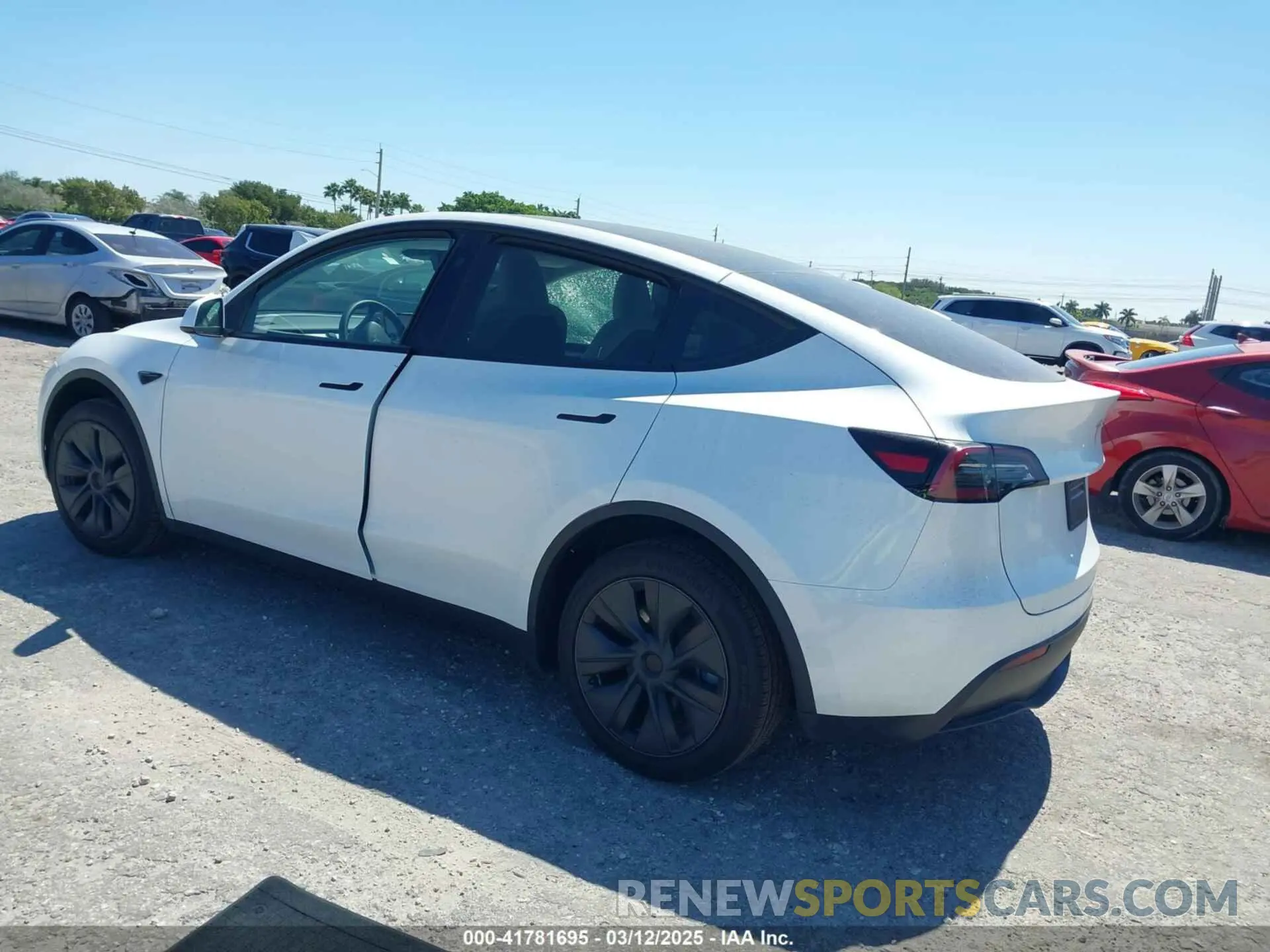 3 Photograph of a damaged car 7SAYGDED6SF234278 TESLA MODEL Y 2025