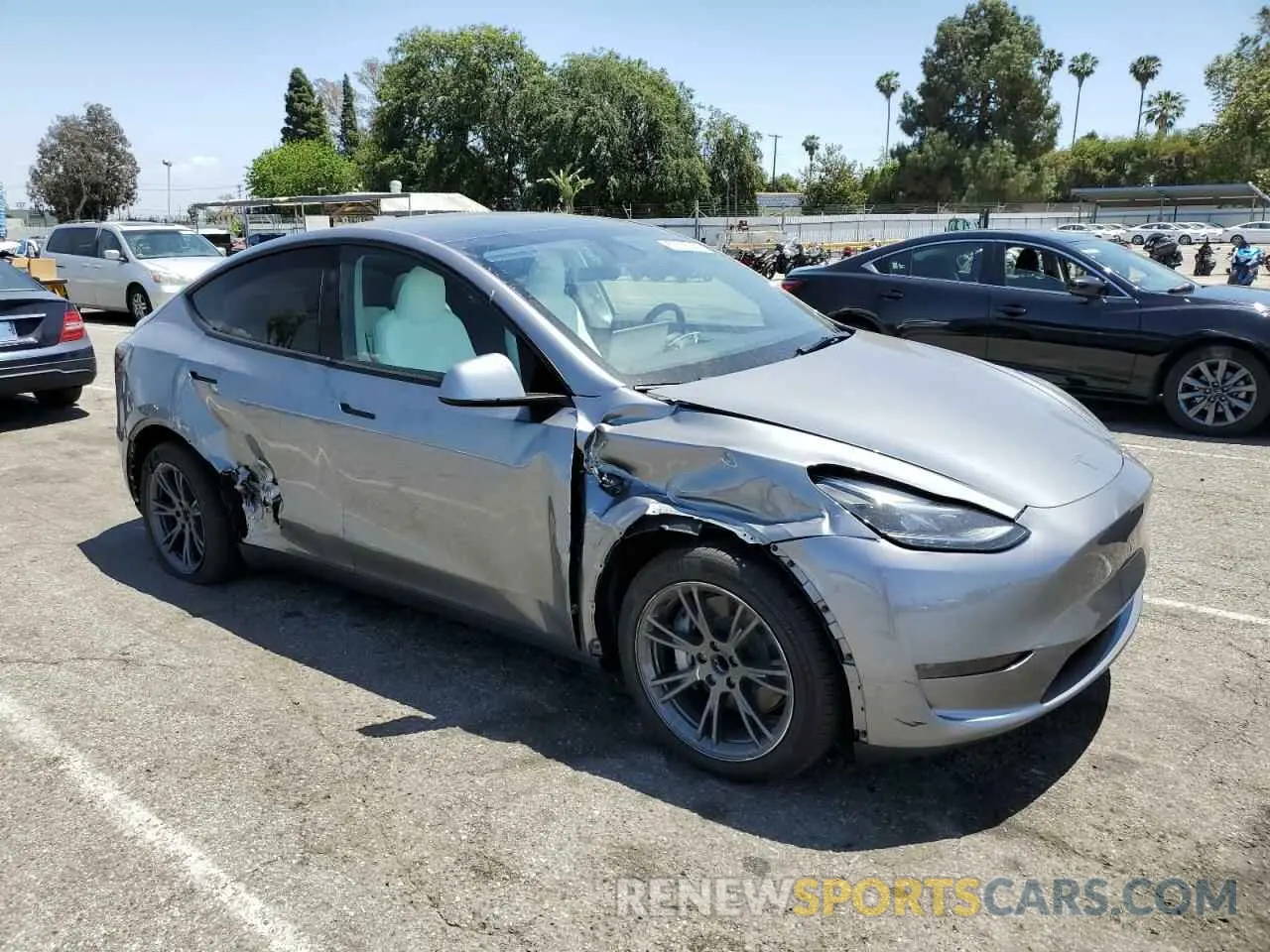 4 Photograph of a damaged car 7SAYGDED6SF253901 TESLA MODEL Y 2025