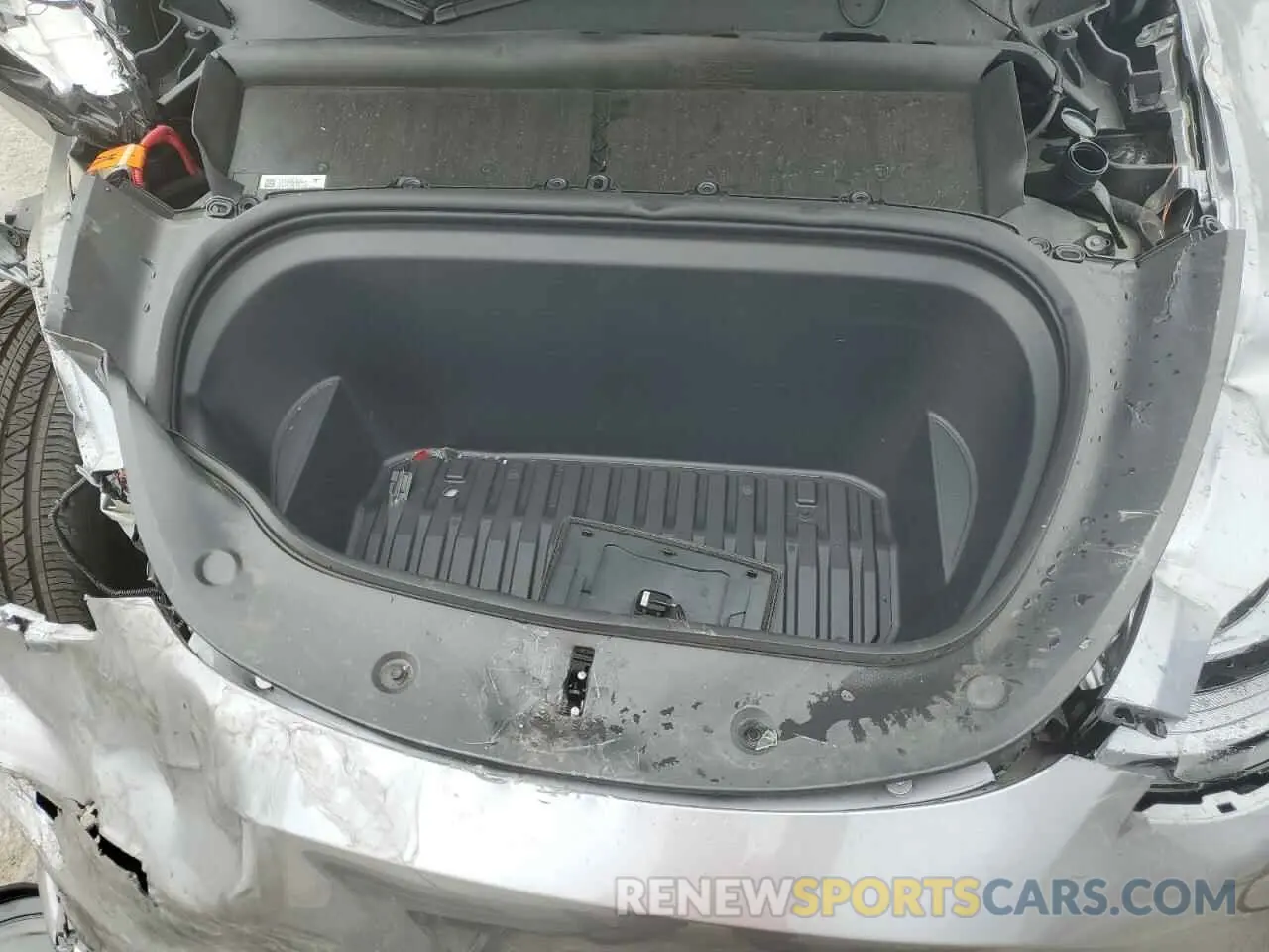 13 Photograph of a damaged car 7SAYGDED6SF256765 TESLA MODEL Y 2025