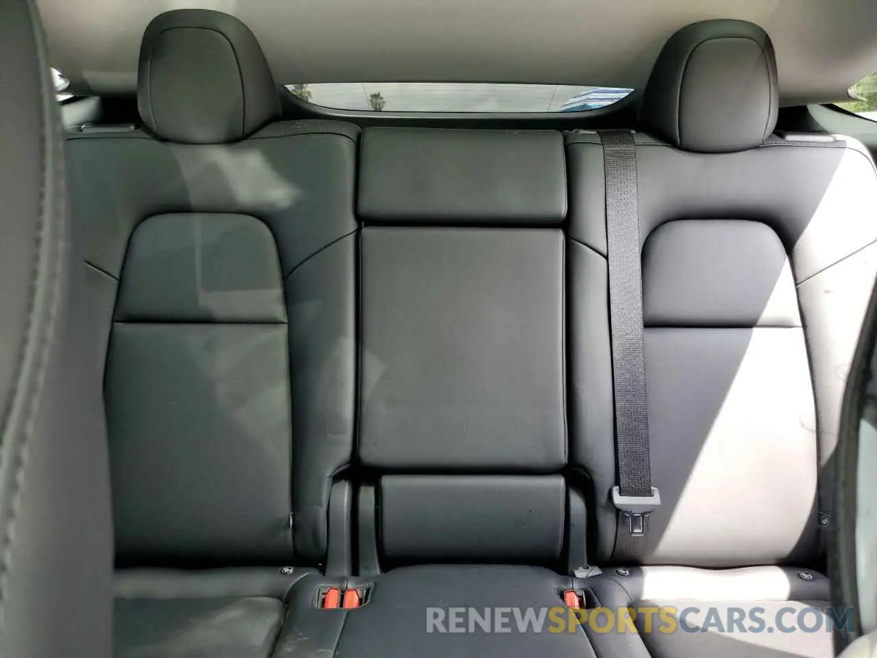 10 Photograph of a damaged car 7SAYGDED6SF314843 TESLA MODEL Y 2025