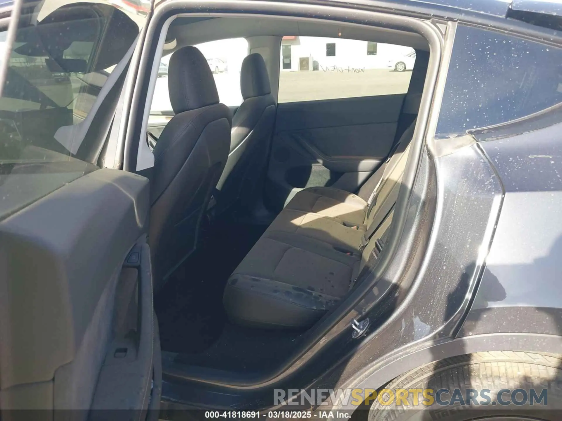 8 Photograph of a damaged car 7SAYGDED7SA354104 TESLA MODEL Y 2025