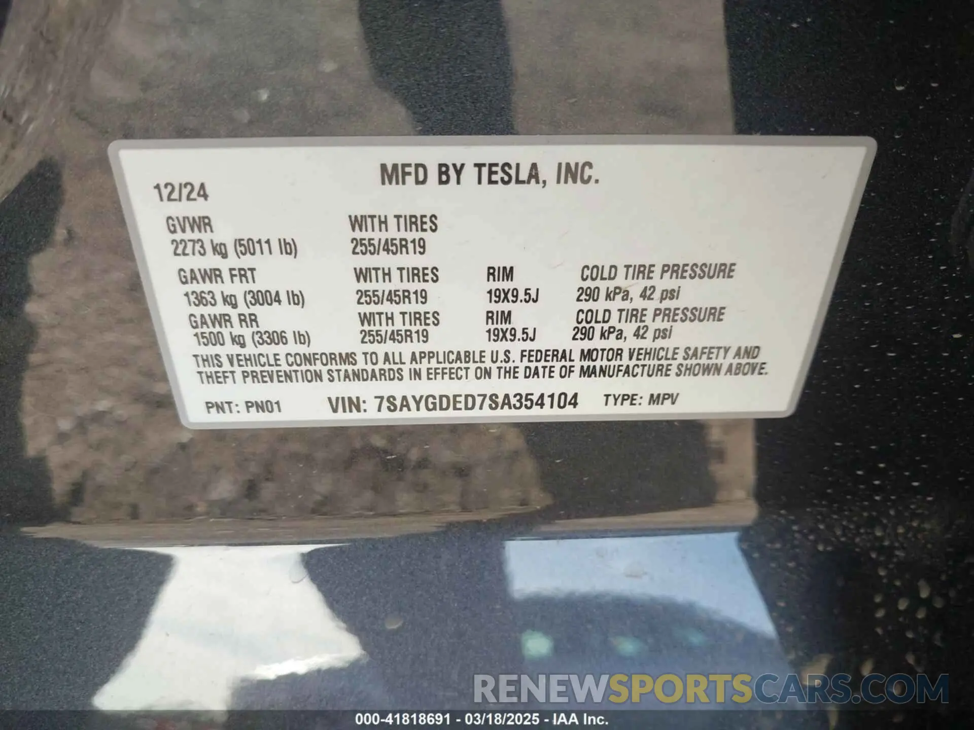 9 Photograph of a damaged car 7SAYGDED7SA354104 TESLA MODEL Y 2025