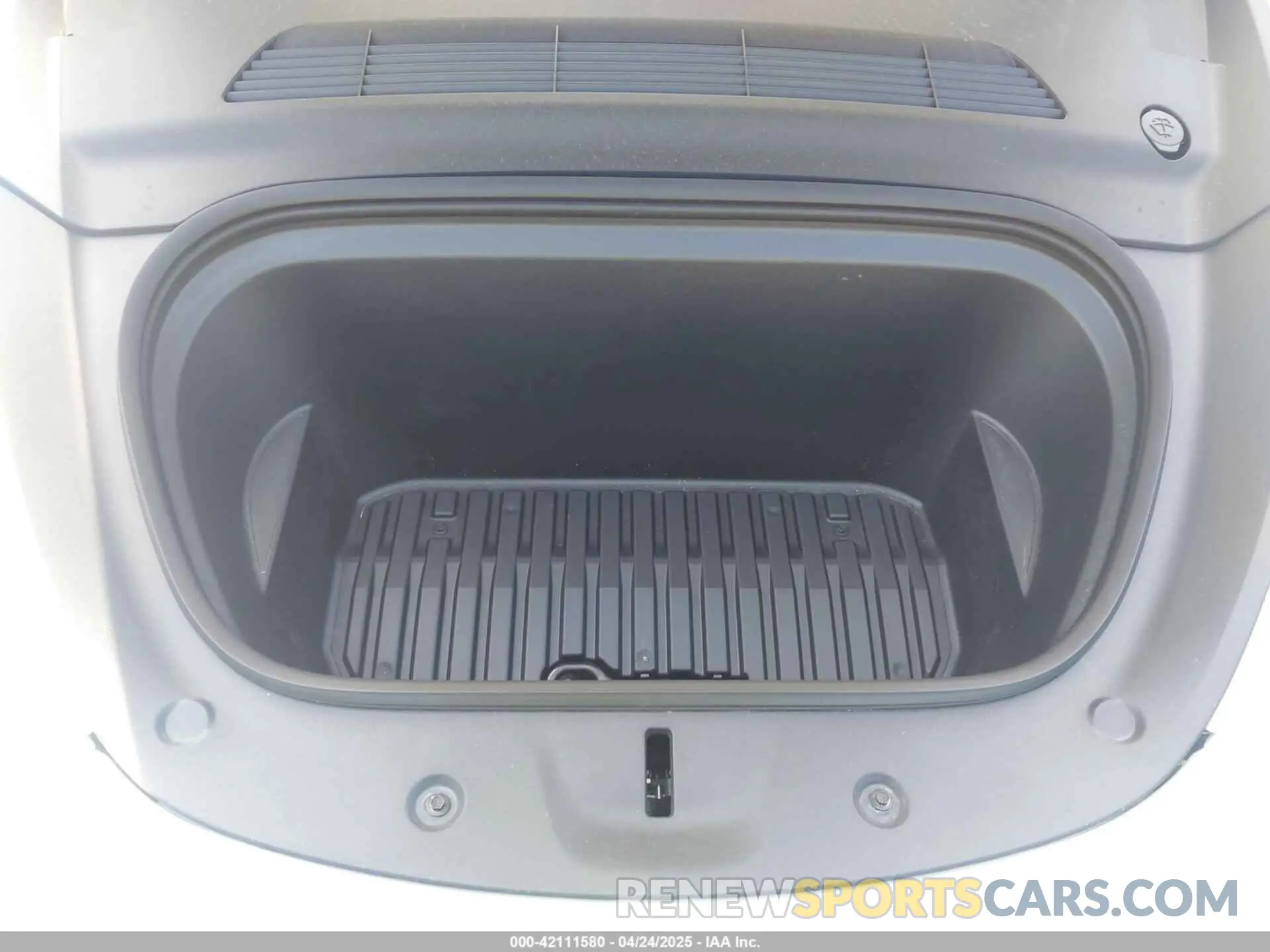 10 Photograph of a damaged car 7SAYGDED7SA378872 TESLA MODEL Y 2025