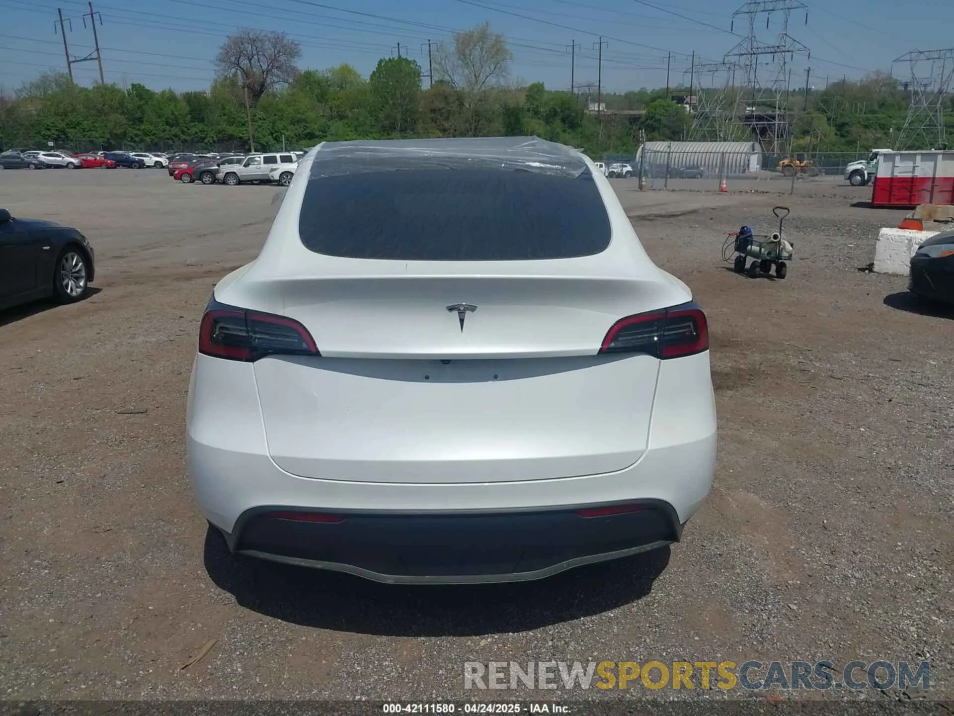 16 Photograph of a damaged car 7SAYGDED7SA378872 TESLA MODEL Y 2025