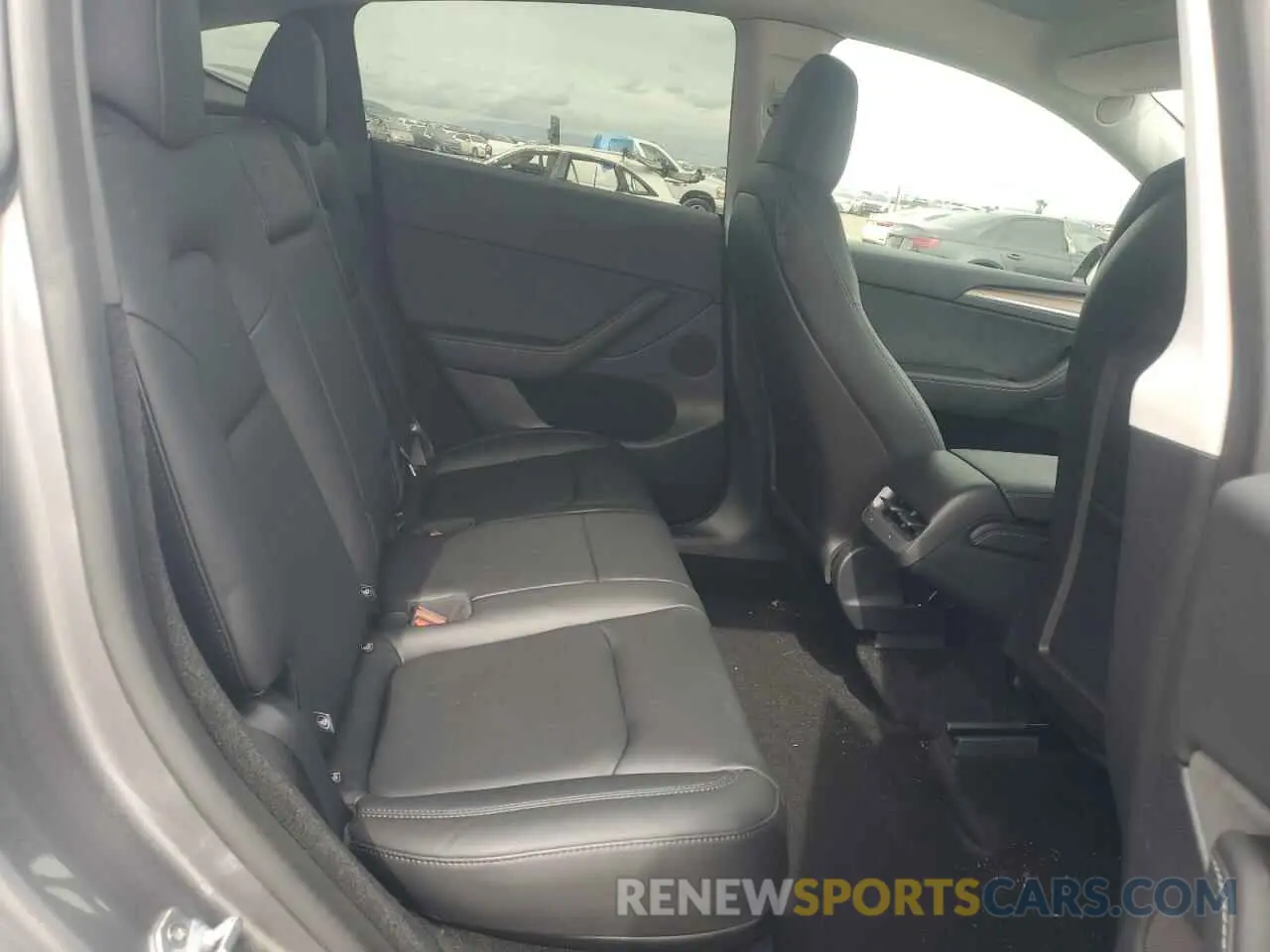 10 Photograph of a damaged car 7SAYGDED7SF227582 TESLA MODEL Y 2025