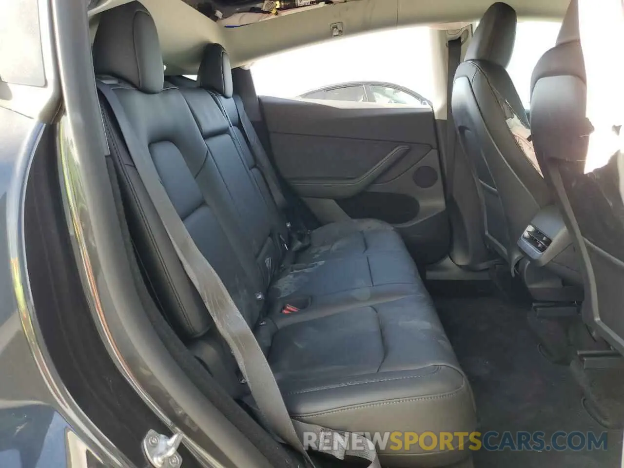 10 Photograph of a damaged car 7SAYGDED7SF314429 TESLA MODEL Y 2025