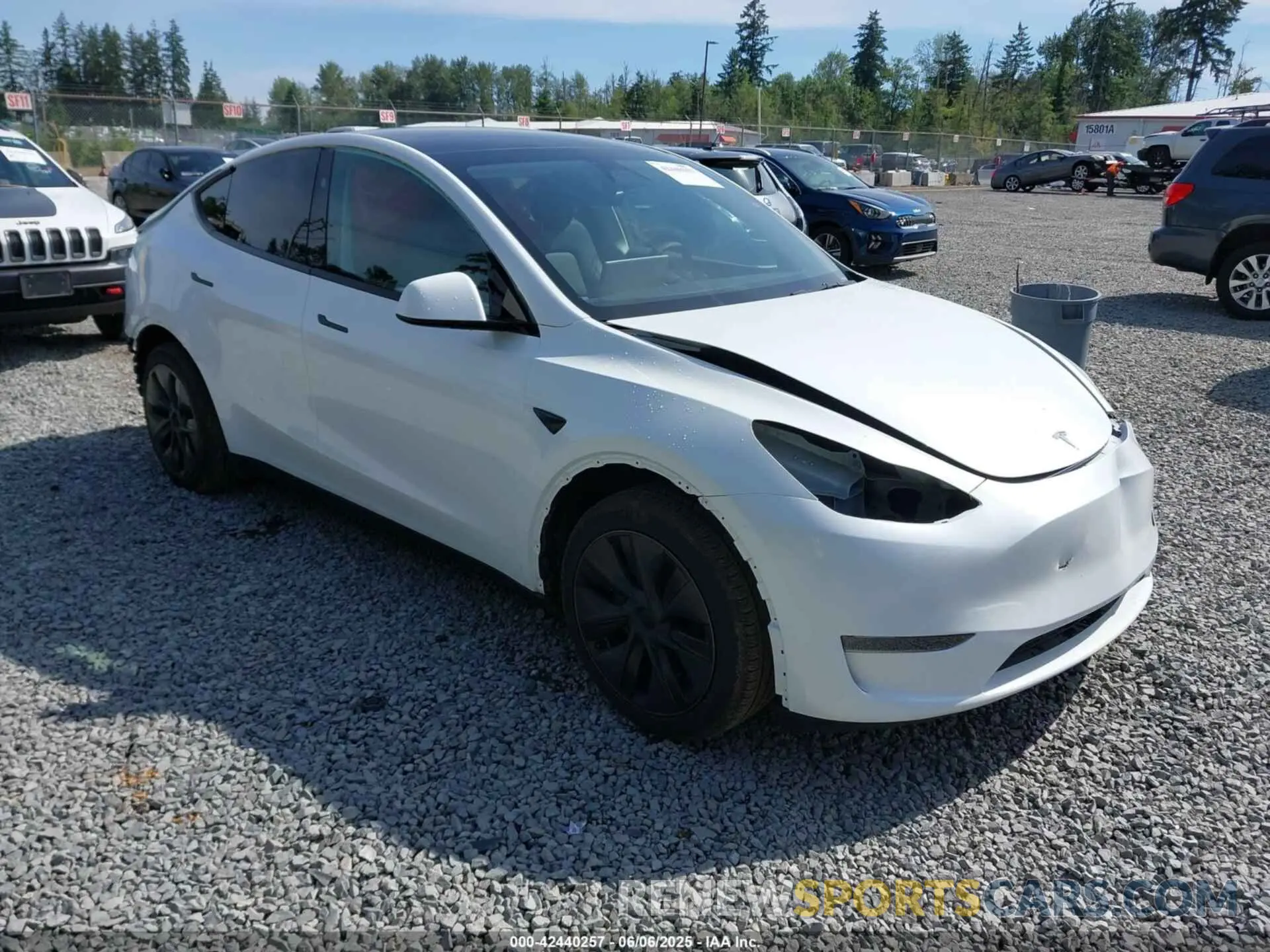 1 Photograph of a damaged car 7SAYGDED8SA351745 TESLA MODEL Y 2025