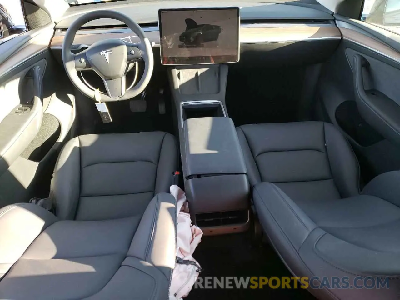8 Photograph of a damaged car 7SAYGDED8SF225825 TESLA MODEL Y 2025