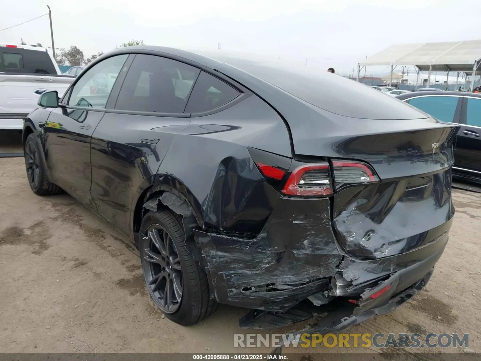 3 Photograph of a damaged car 7SAYGDED8SF259764 TESLA MODEL Y 2025