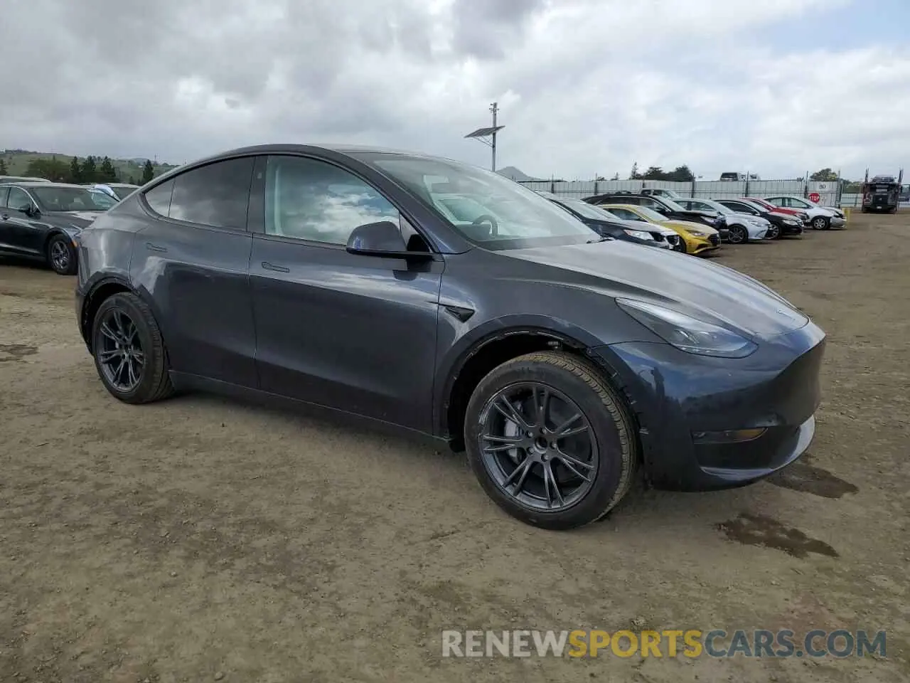4 Photograph of a damaged car 7SAYGDED8SF279304 TESLA MODEL Y 2025
