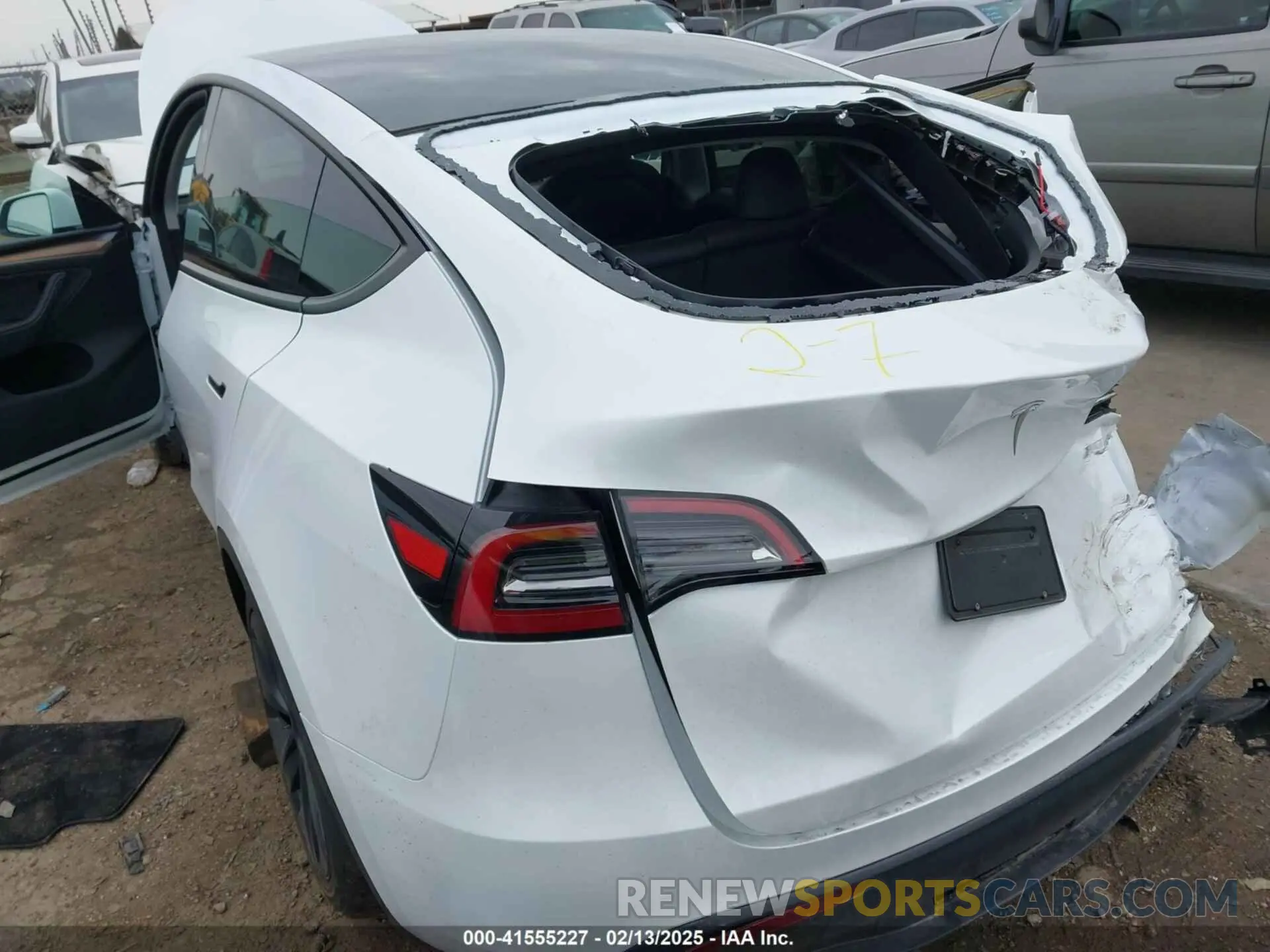 6 Photograph of a damaged car 7SAYGDED9SA357876 TESLA MODEL Y 2025