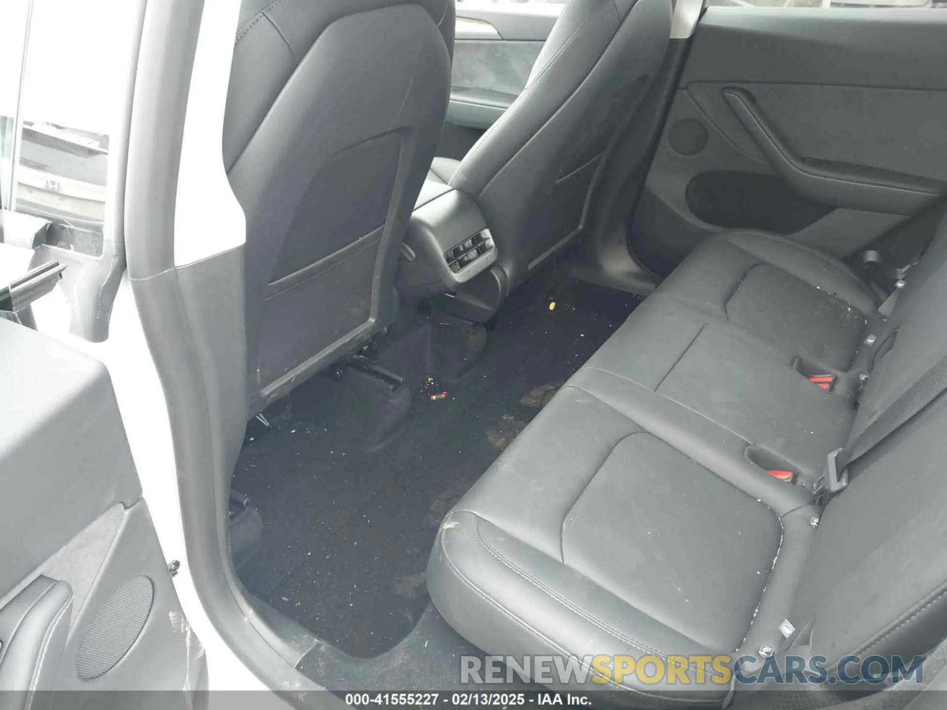 8 Photograph of a damaged car 7SAYGDED9SA357876 TESLA MODEL Y 2025