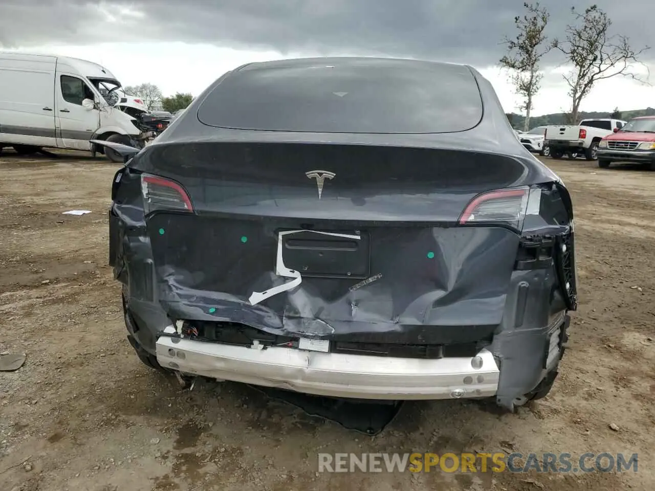 6 Photograph of a damaged car 7SAYGDED9SF256291 TESLA MODEL Y 2025