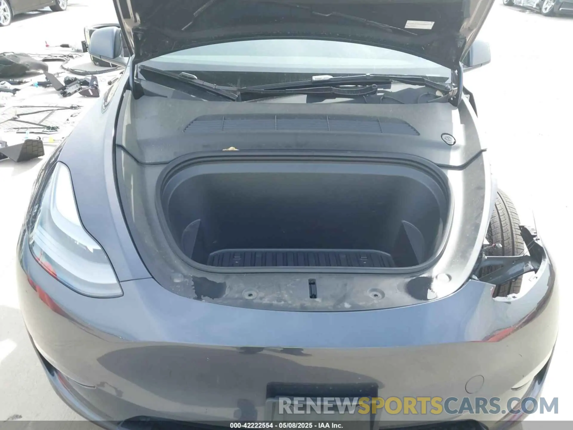 10 Photograph of a damaged car 7SAYGDEDXSA355554 TESLA MODEL Y 2025