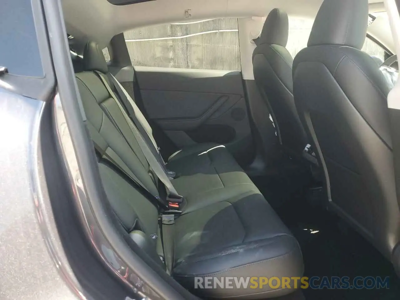 10 Photograph of a damaged car 7SAYGDEDXSA369549 TESLA MODEL Y 2025