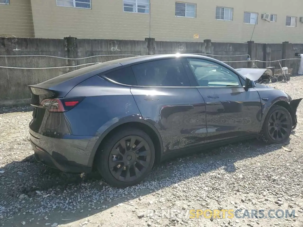 3 Photograph of a damaged car 7SAYGDEDXSA369549 TESLA MODEL Y 2025