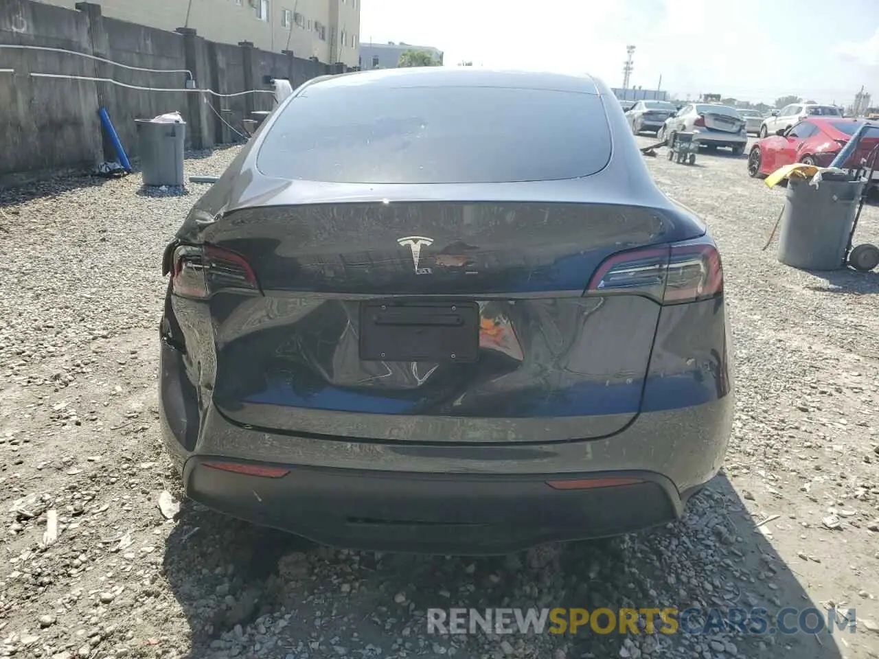 6 Photograph of a damaged car 7SAYGDEDXSA369549 TESLA MODEL Y 2025