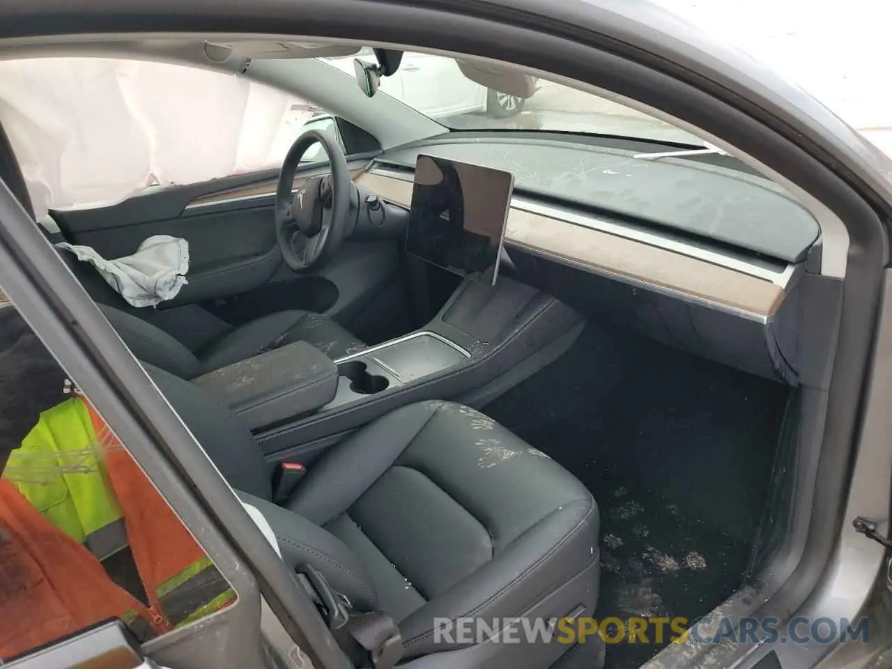 8 Photograph of a damaged car 7SAYGDEDXSF223719 TESLA MODEL Y 2025