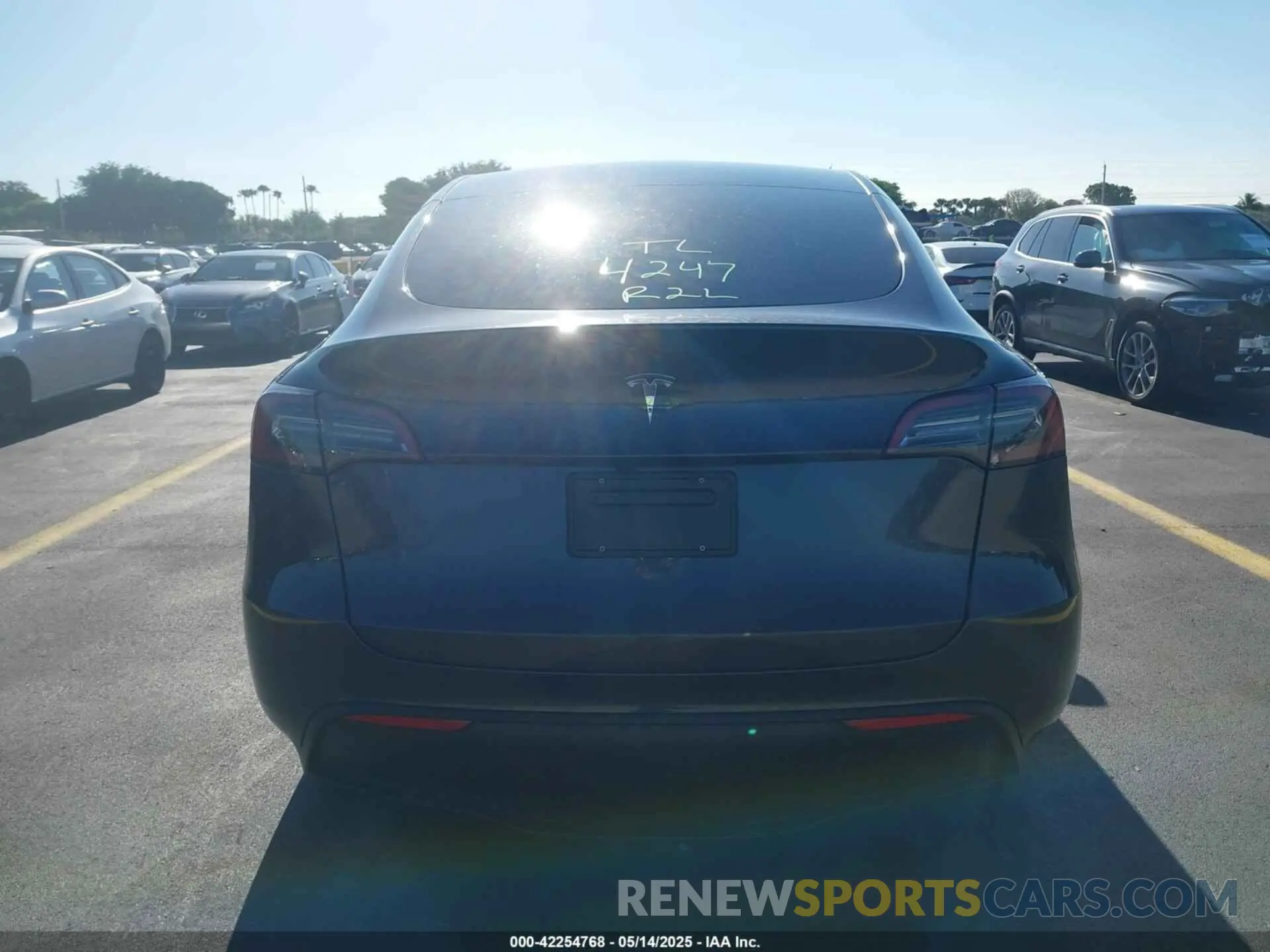 16 Photograph of a damaged car 7SAYGDEDXSF226619 TESLA MODEL Y 2025