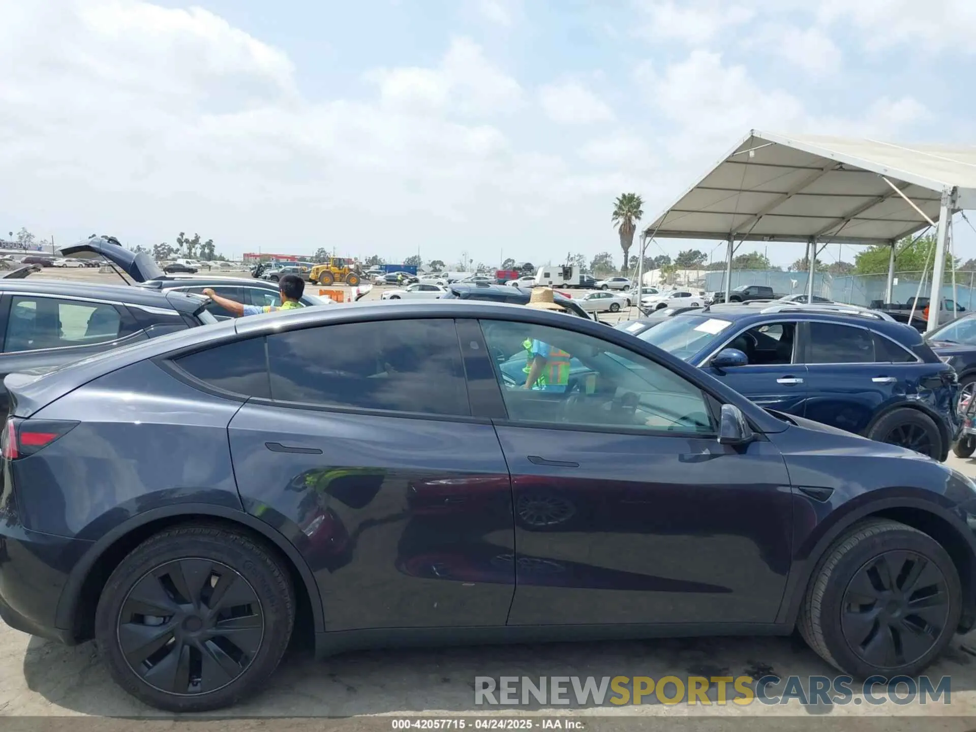 13 Photograph of a damaged car 7SAYGDEDXSF276422 TESLA MODEL Y 2025