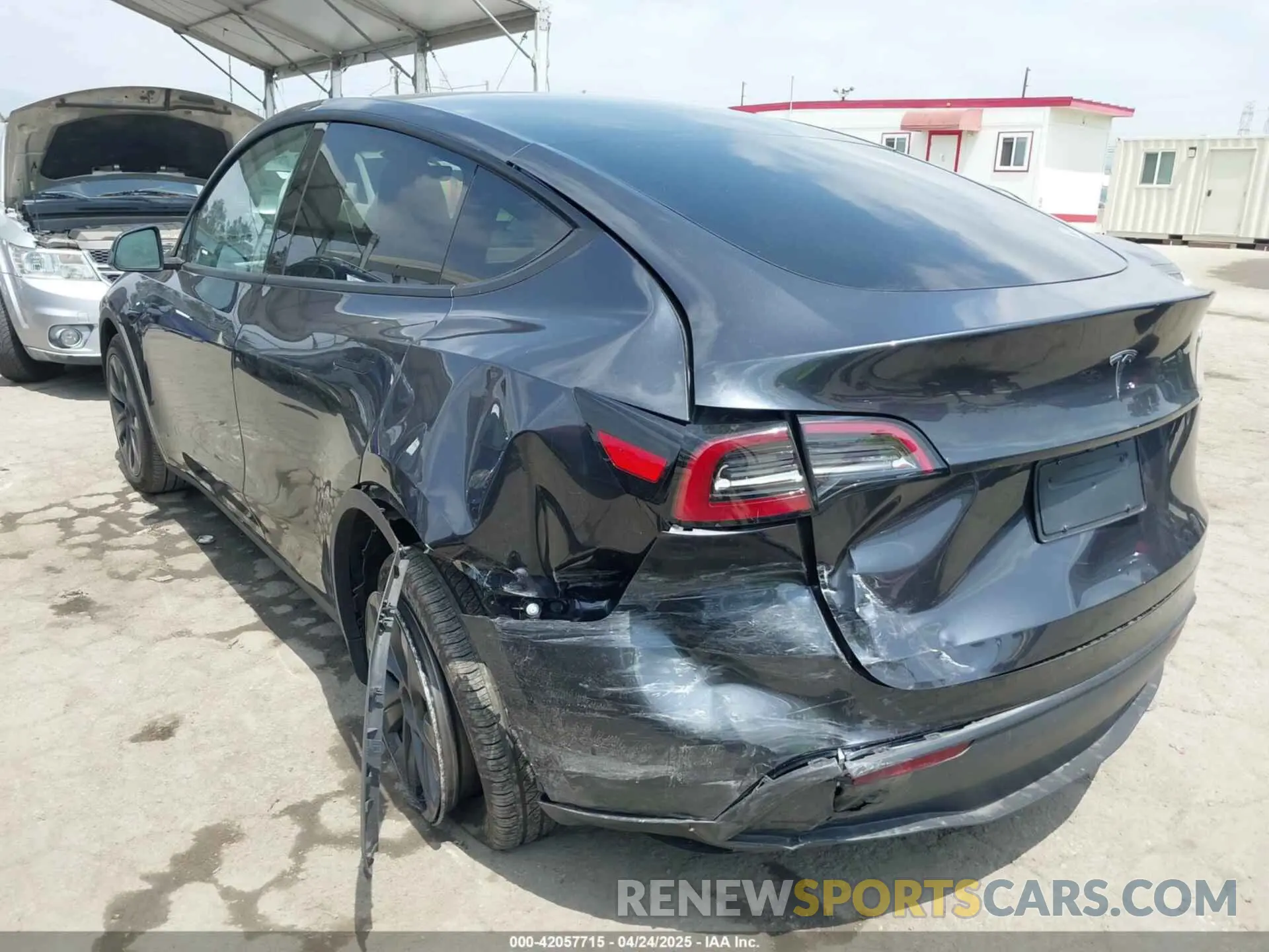 3 Photograph of a damaged car 7SAYGDEDXSF276422 TESLA MODEL Y 2025