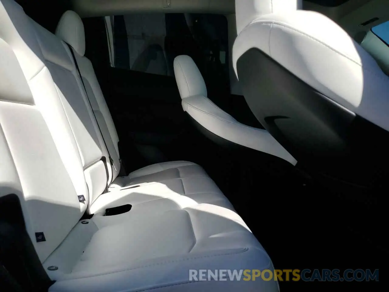 11 Photograph of a damaged car 7SAYGDEDXSF303960 TESLA MODEL Y 2025