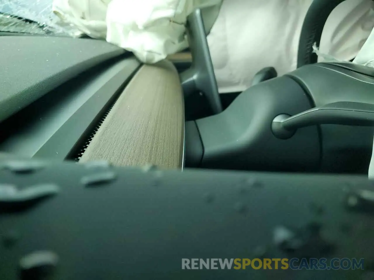 8 Photograph of a damaged car 7SAYGDEE0SA350114 TESLA MODEL Y 2025