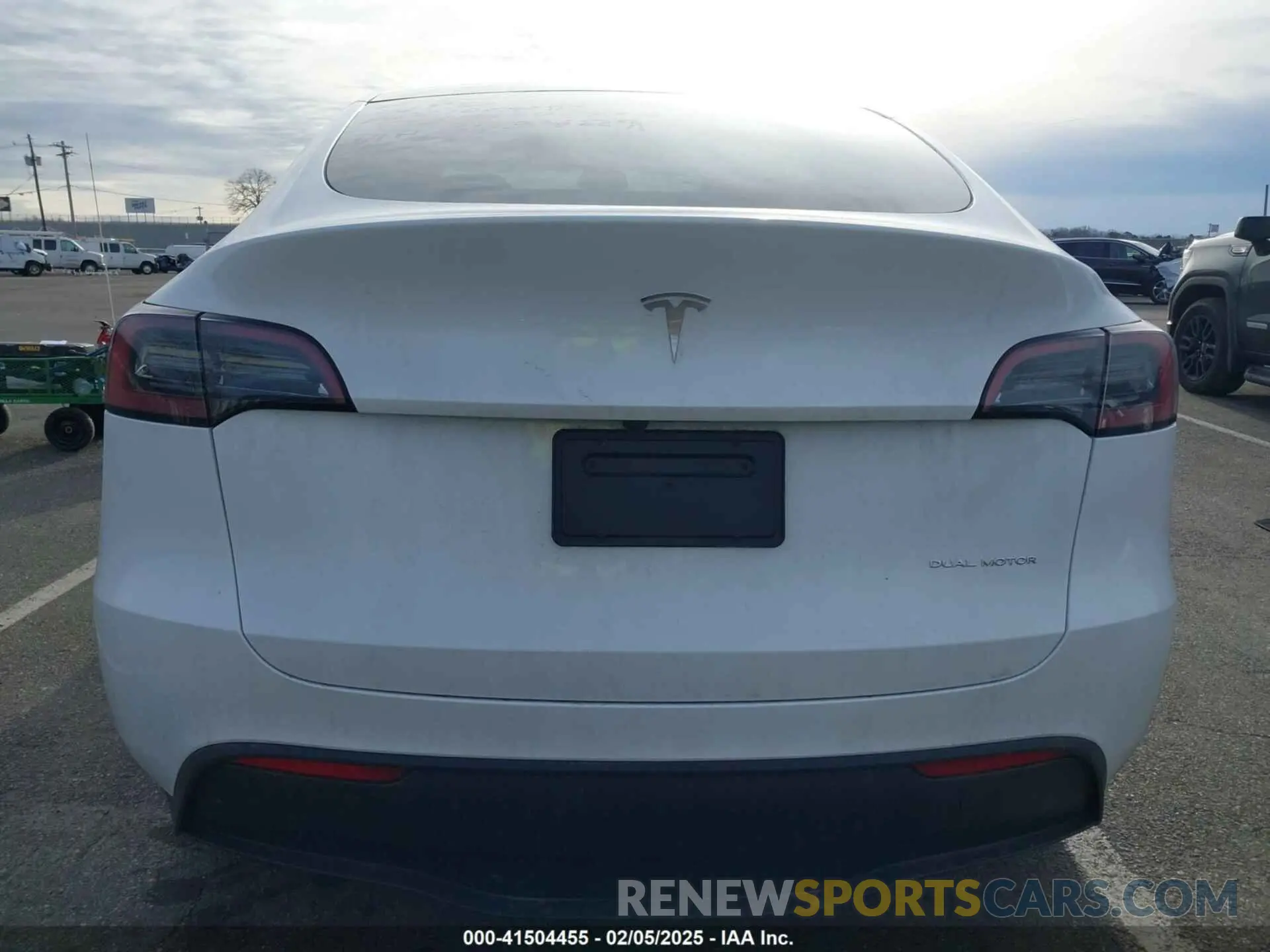 16 Photograph of a damaged car 7SAYGDEE1SA343429 TESLA MODEL Y 2025